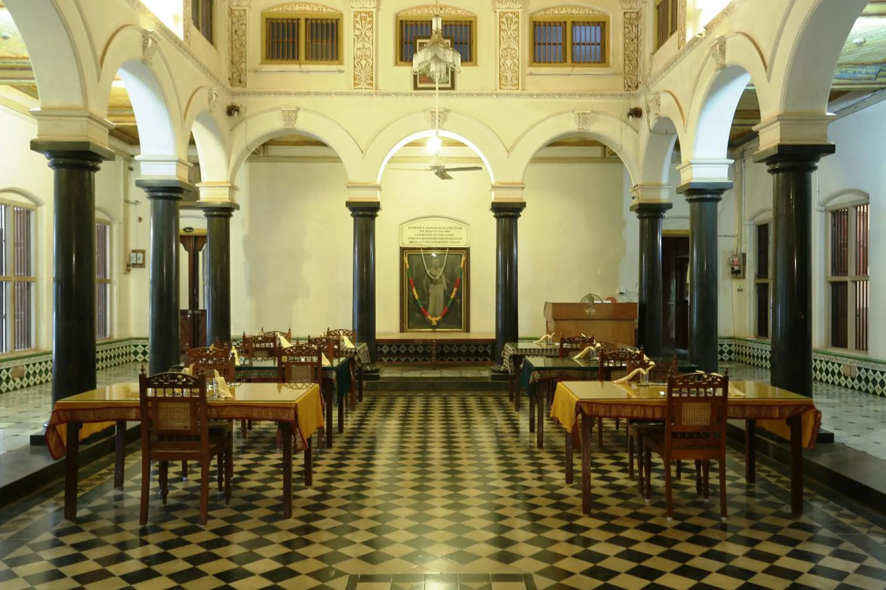 Restaurant/Places to Eat in Chettinadu Mansion – An Authentic Heritage Palace