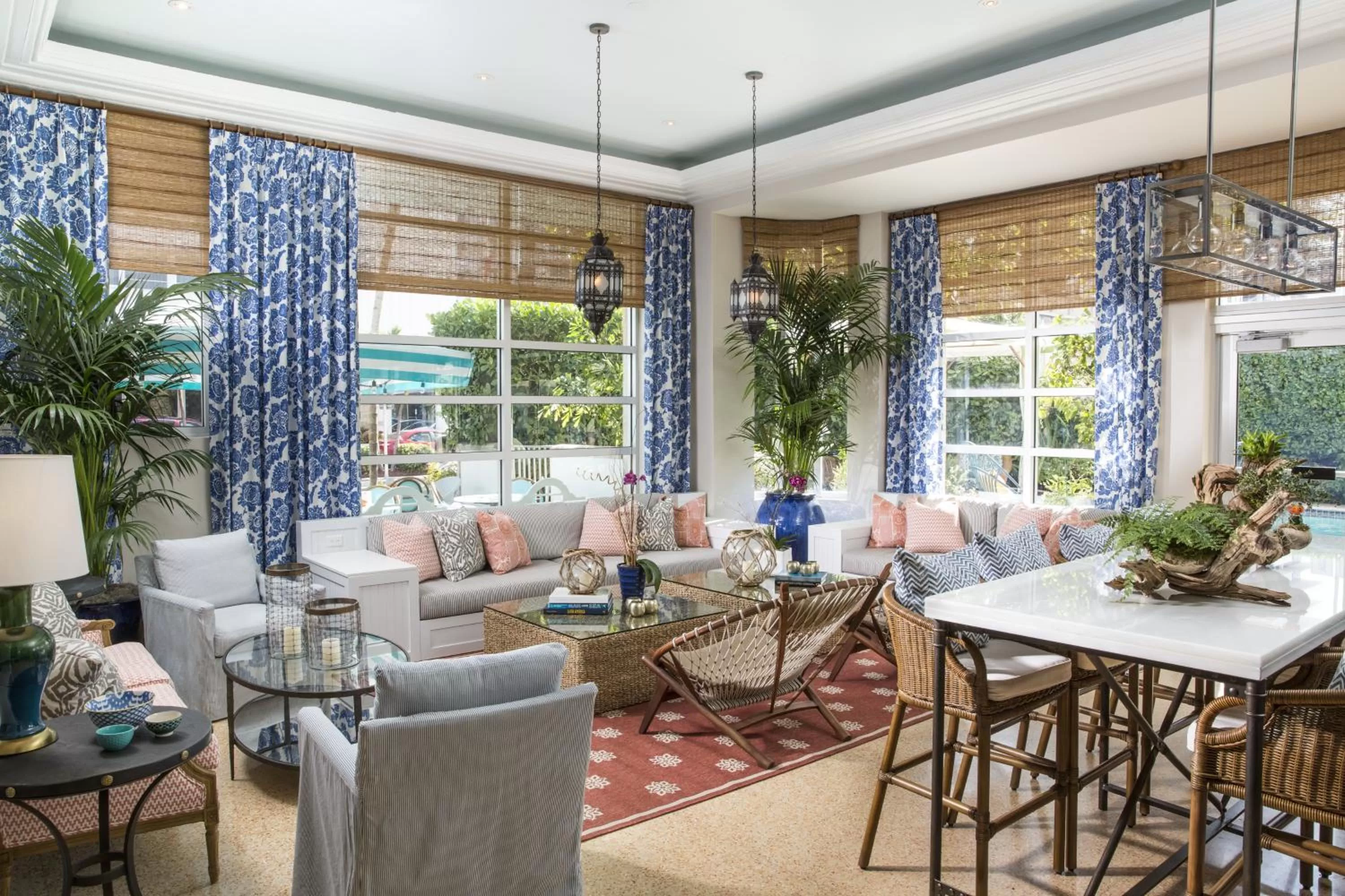 Communal lounge/ TV room in Circa 39 Miami Beach