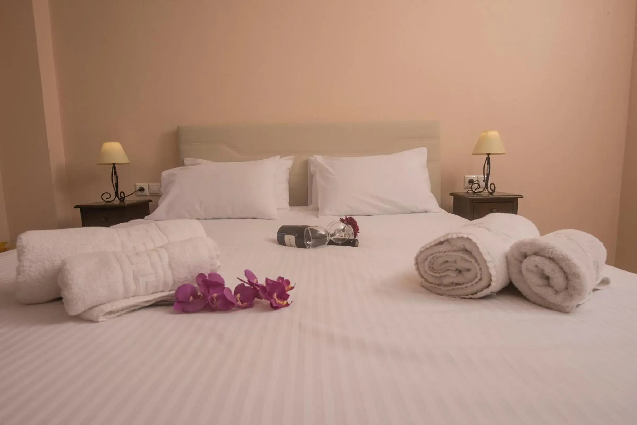 Bedroom, Bed in Filoxenia Hotel