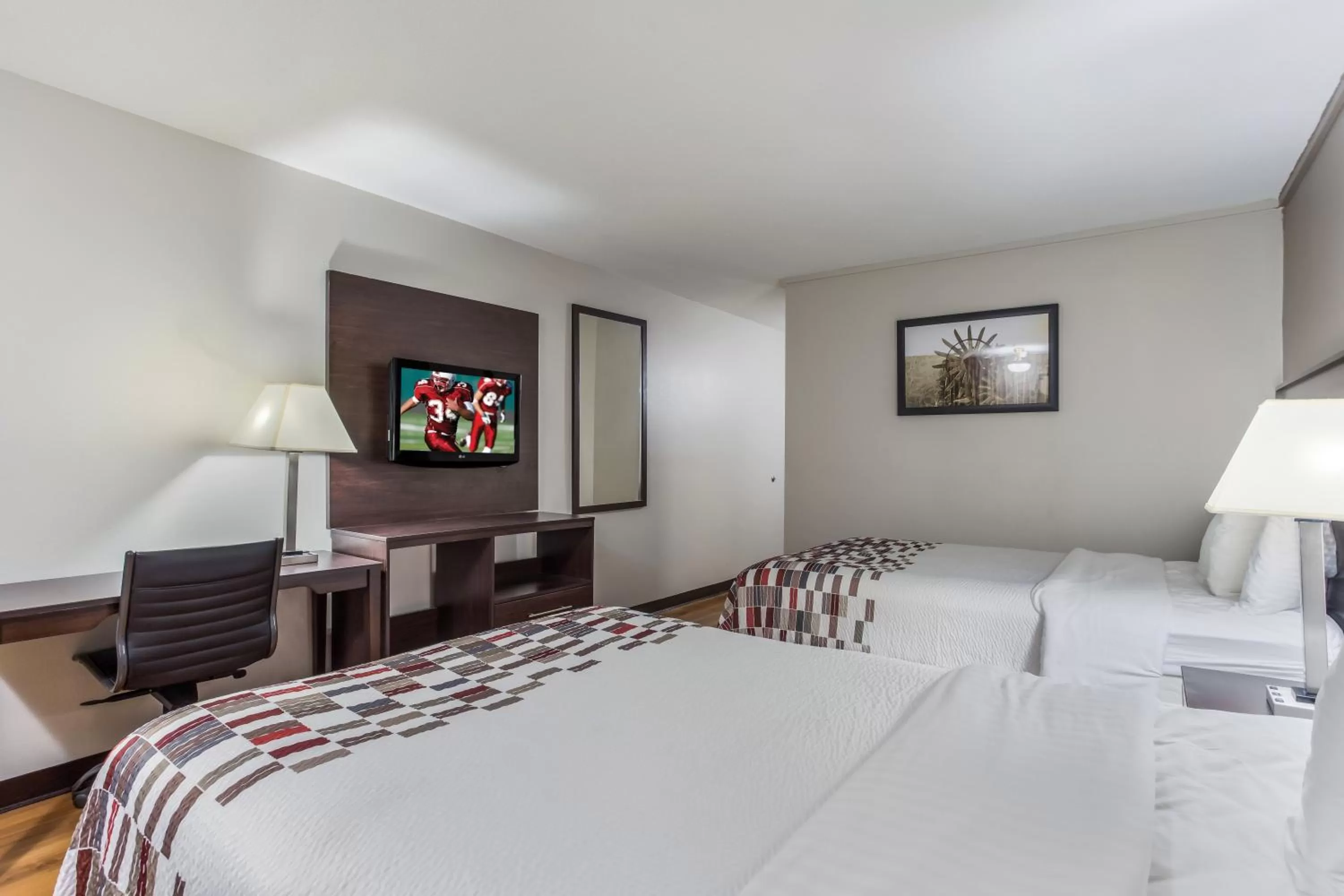 Photo of the whole room in Red Roof Inn Meridian