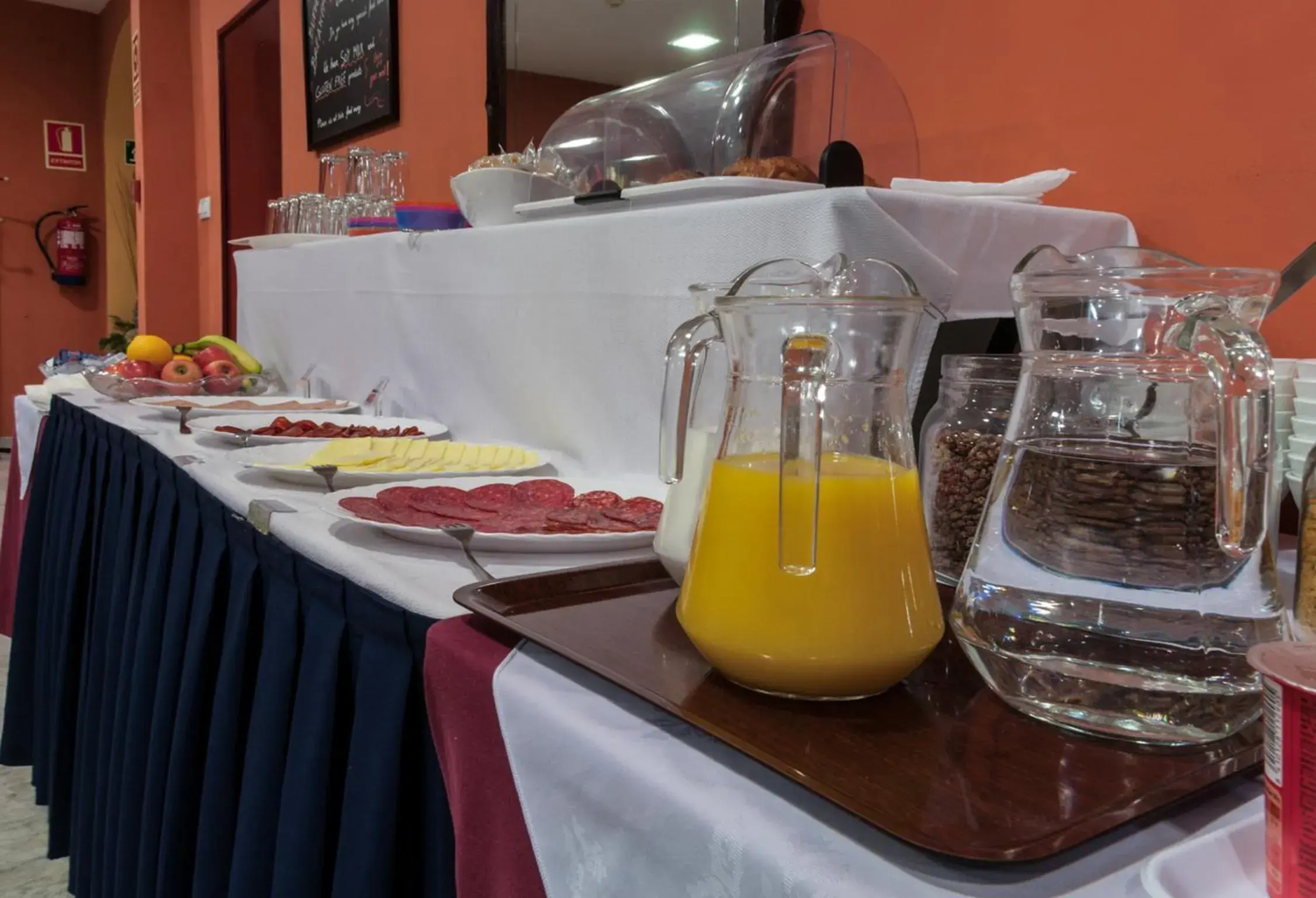 Lounge or bar in Hotel Cantón Lounge or bar in Hotel Cantón