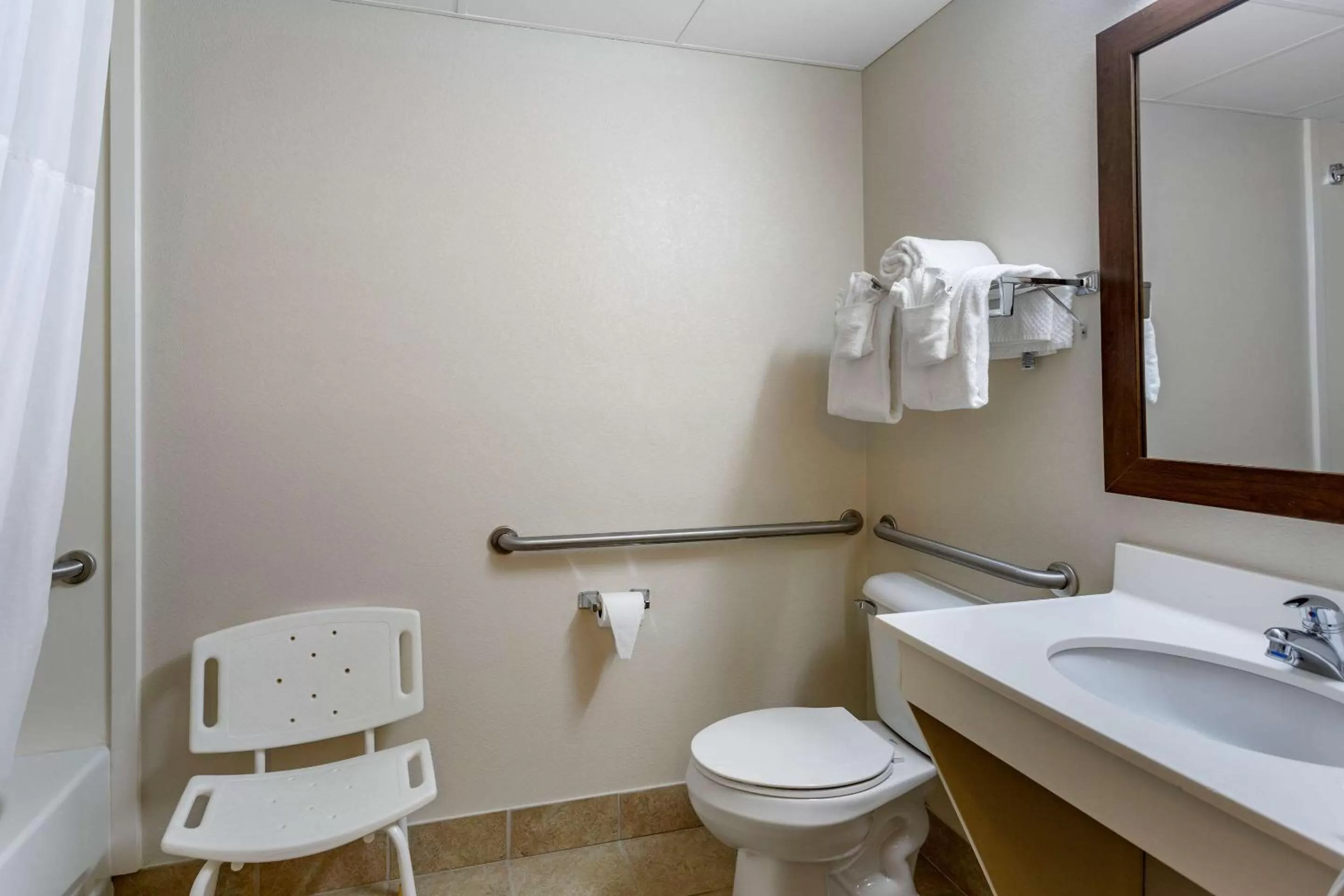 Bedroom in Quality Inn