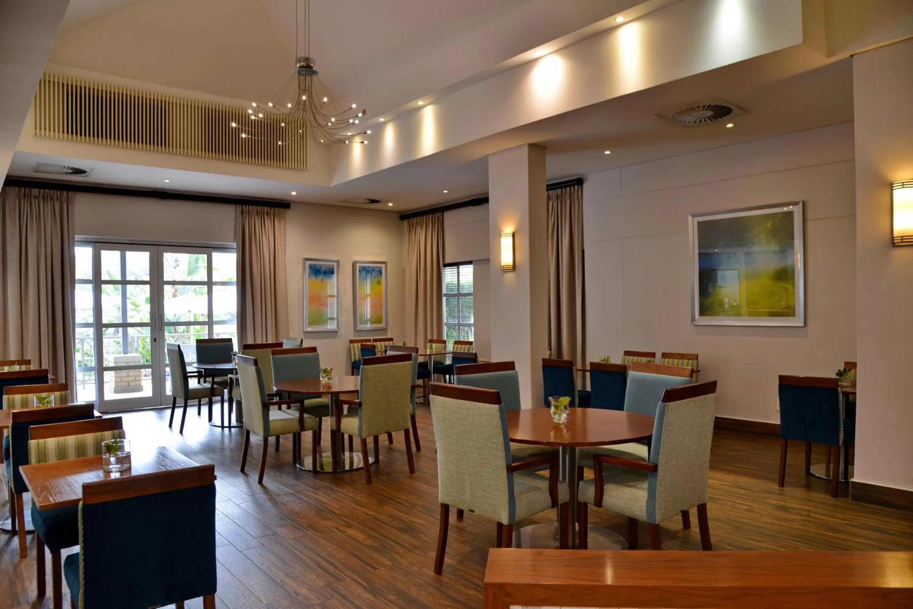 Restaurant/places to eat in Town Lodge Mbombela