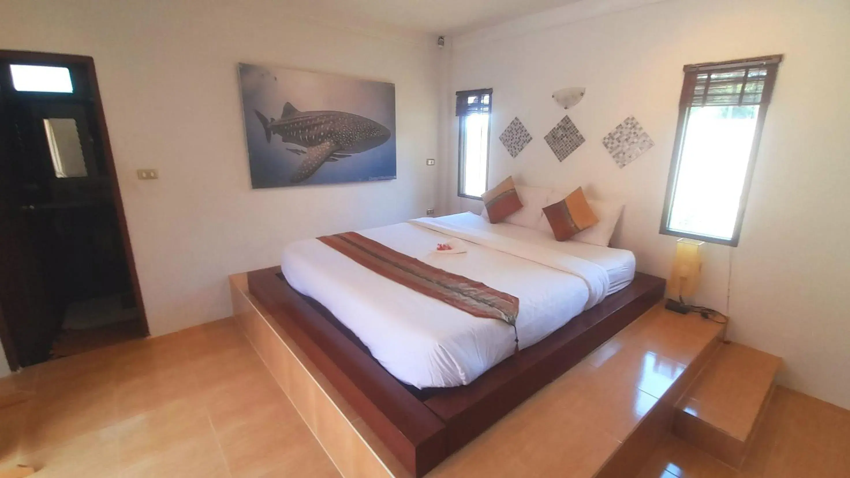 Photo of the whole room, Bed in Samui Diving Resort