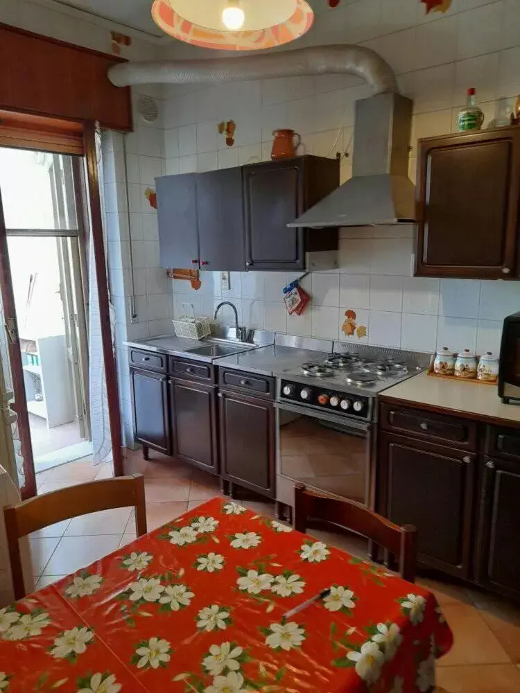 kitchen, Kitchen/Kitchenette in B & B Arbostella Dream Stay