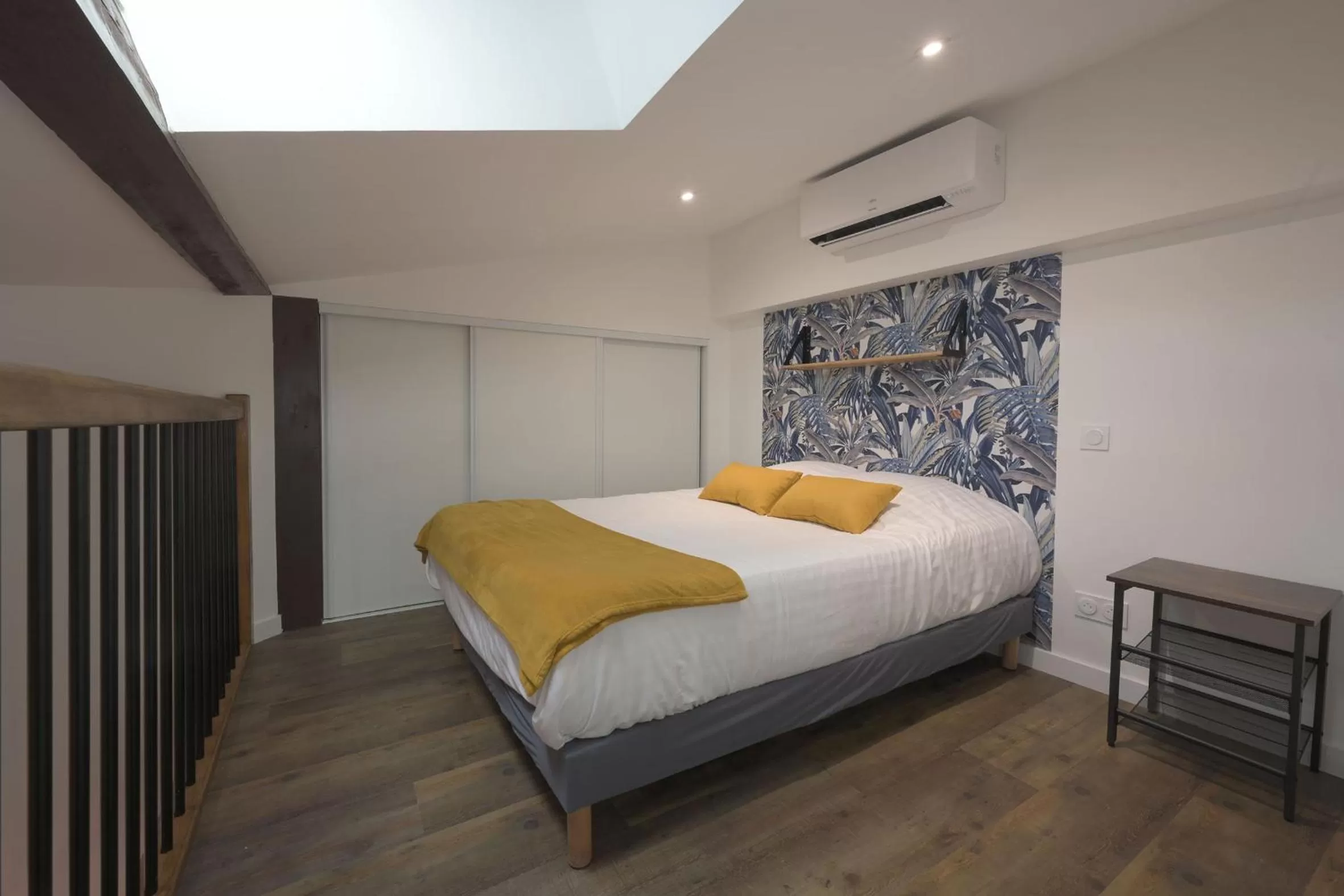 Bed in Hotel De La Croisée