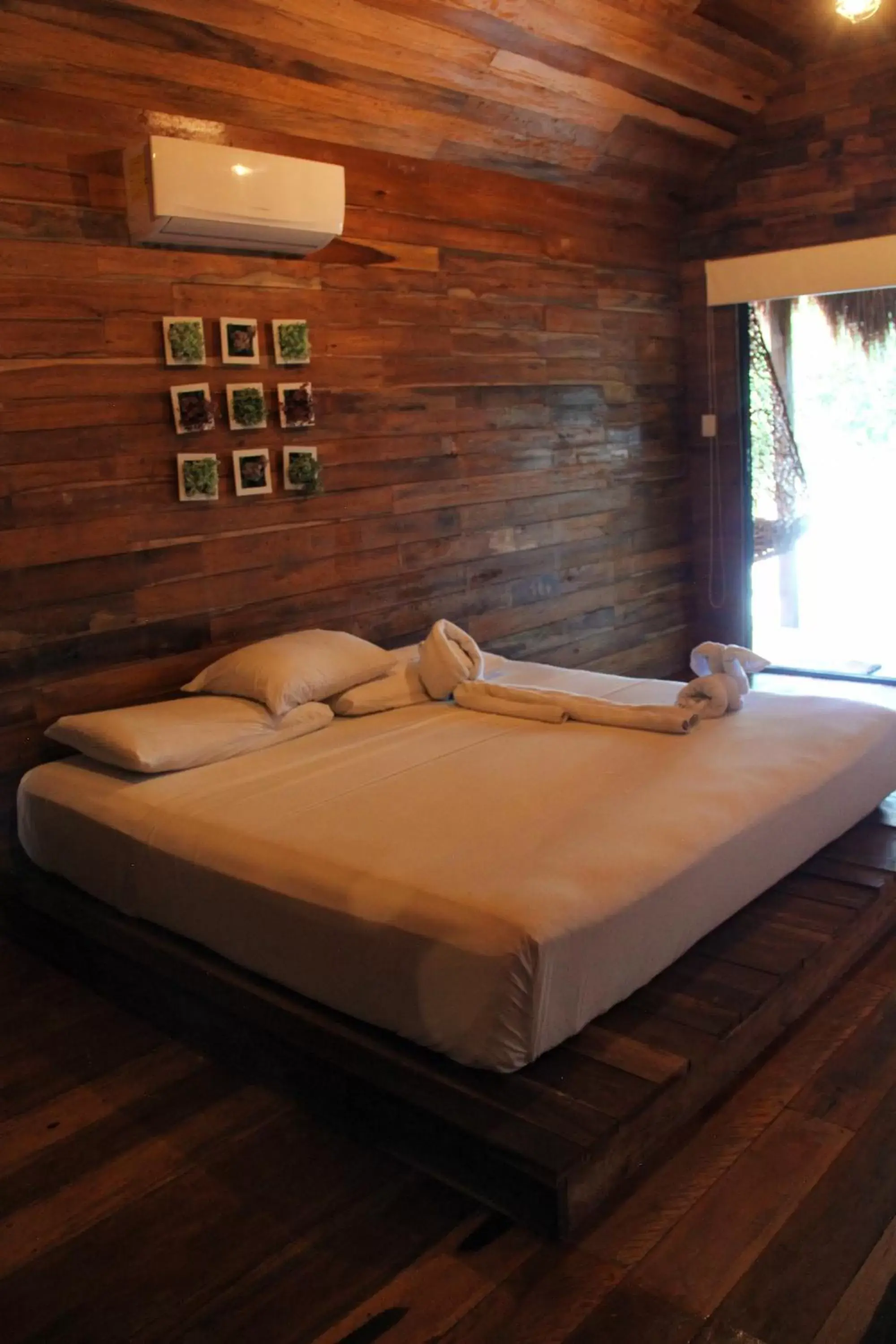 Photo of the whole room, Bed in Casa Shiva Bacalar by MIJ