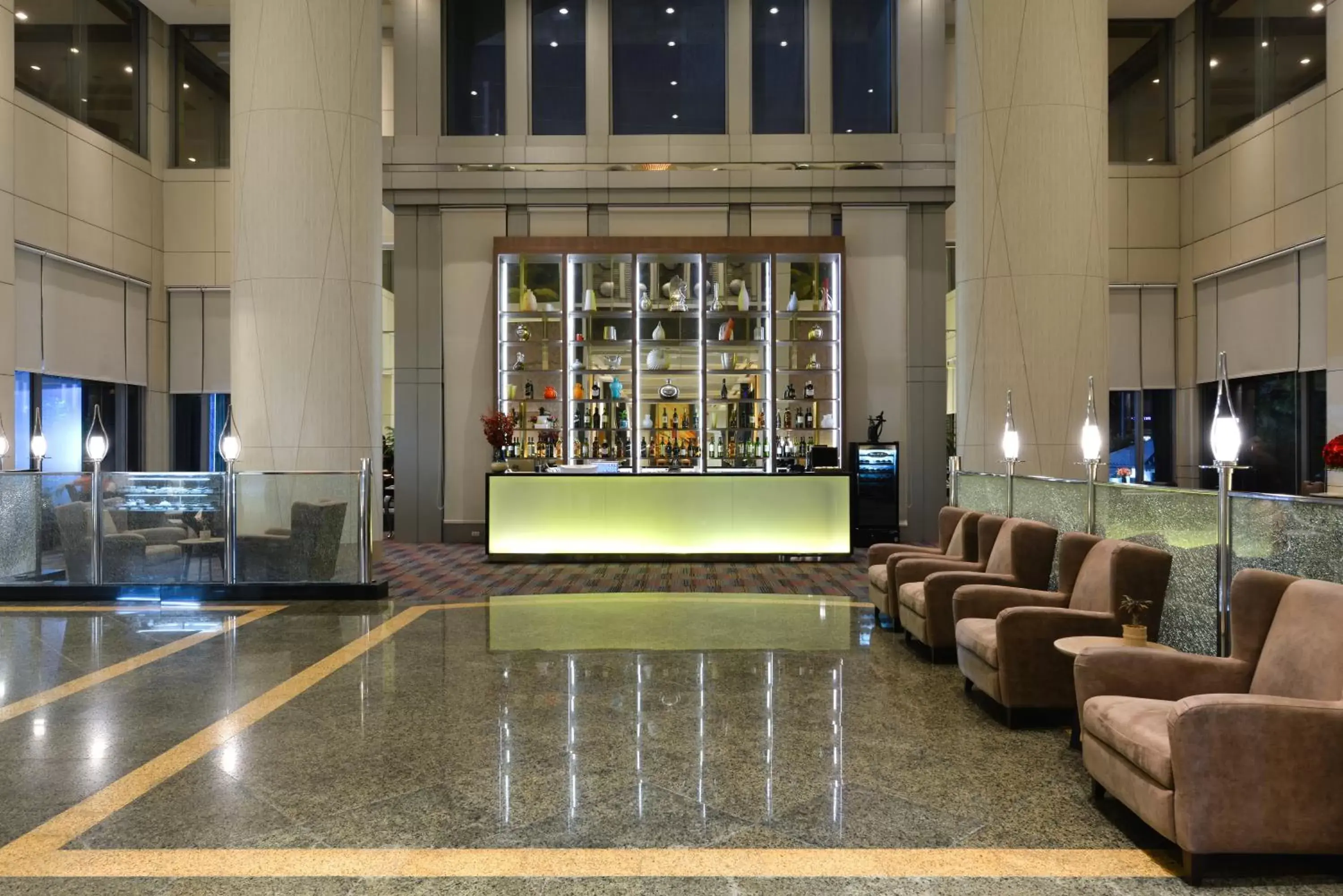 Lounge or bar, Lounge/Bar in Miracle Grand Convention Hotel