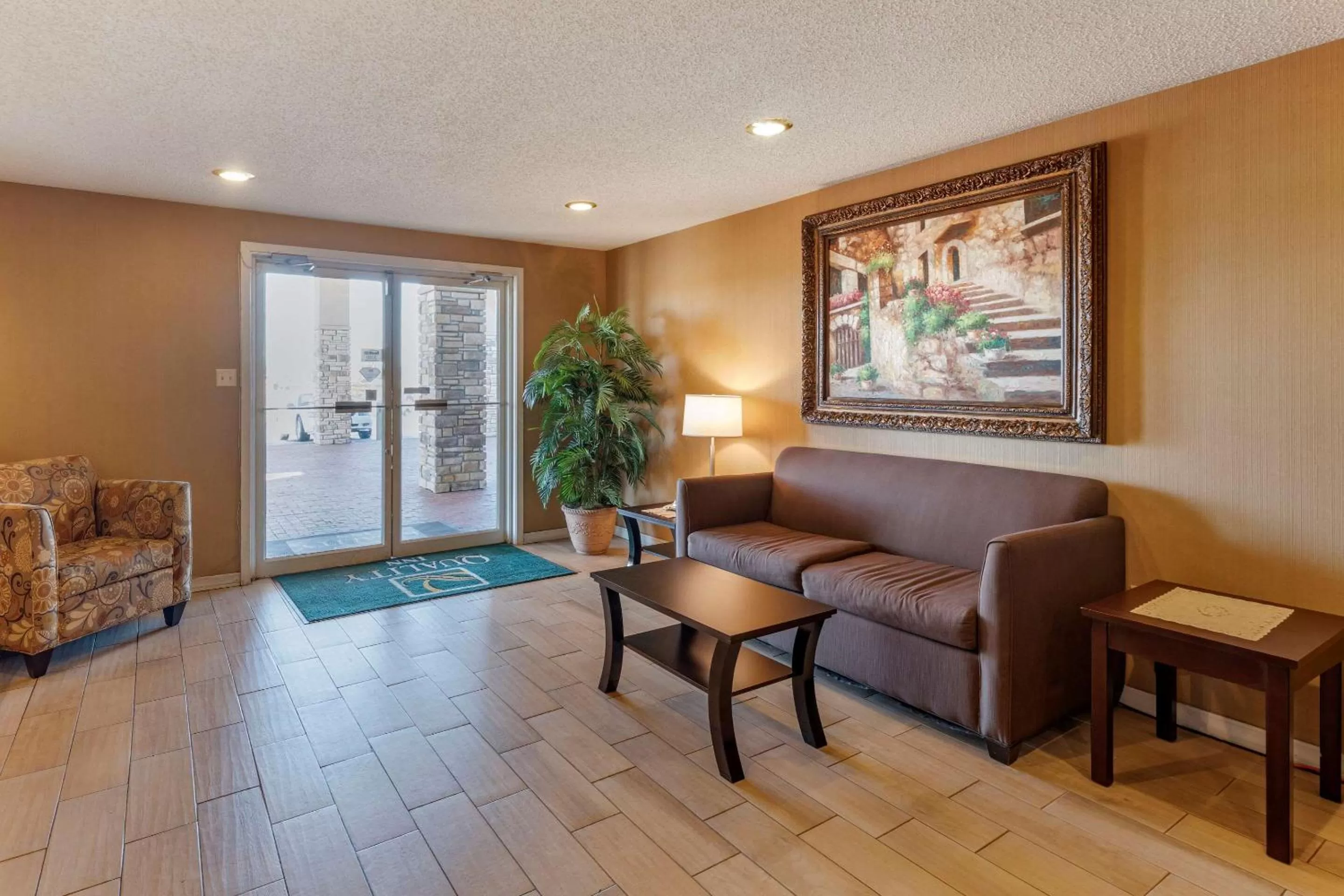 Lobby or reception in Quality Inn Russellville I-40