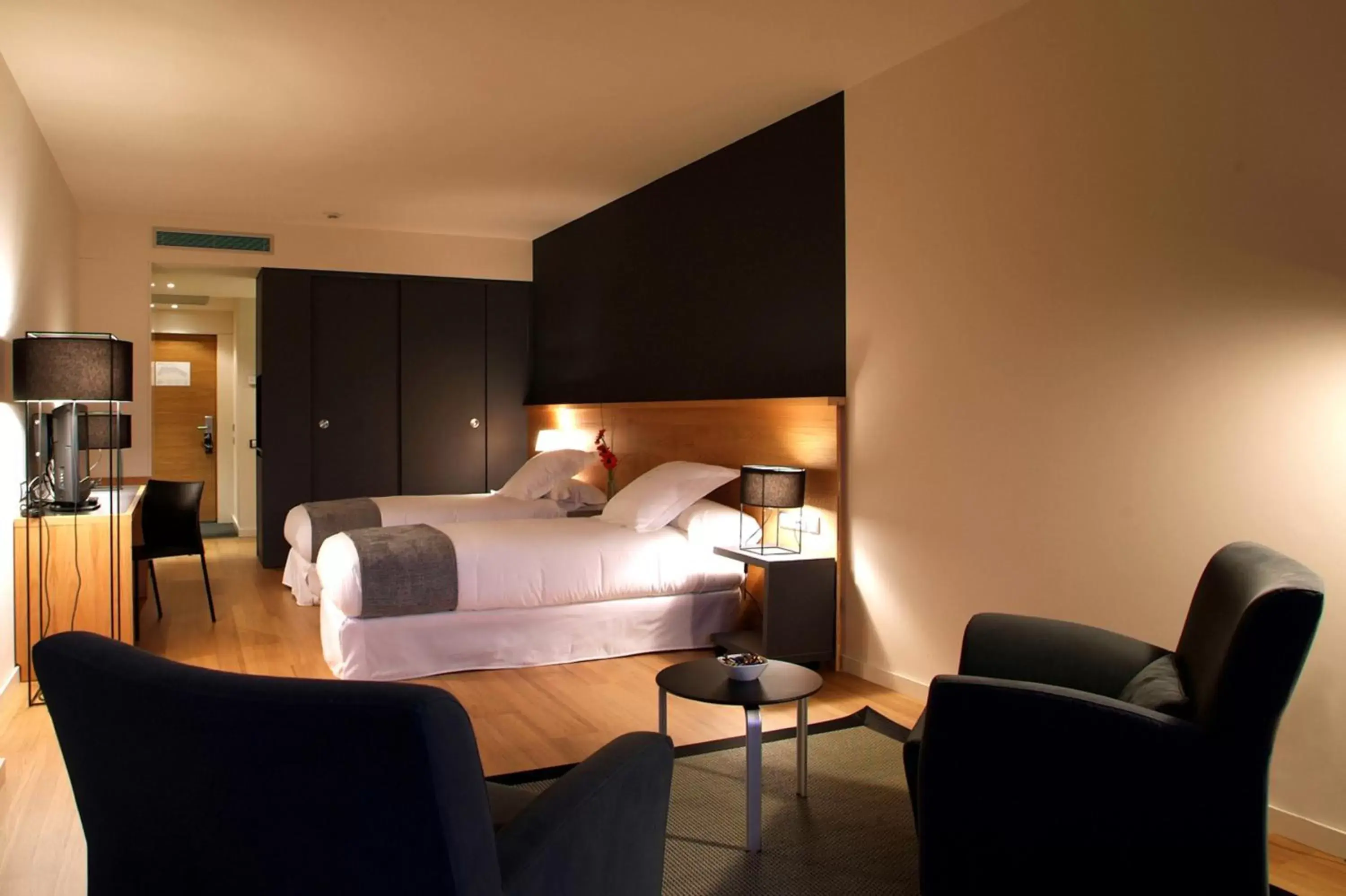 Bedroom, Bed in Hotel Món Sant Benet