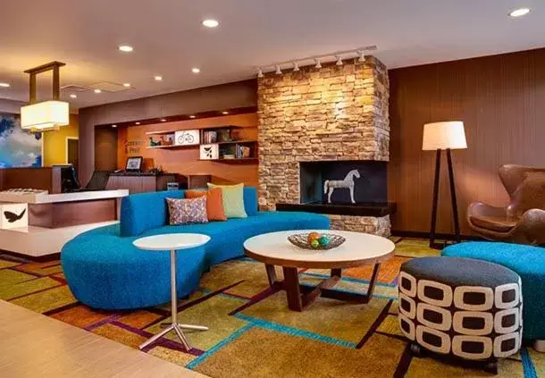 Lobby or reception, Seating Area in Fairfield Inn & Suites by Marriott Detroit Canton