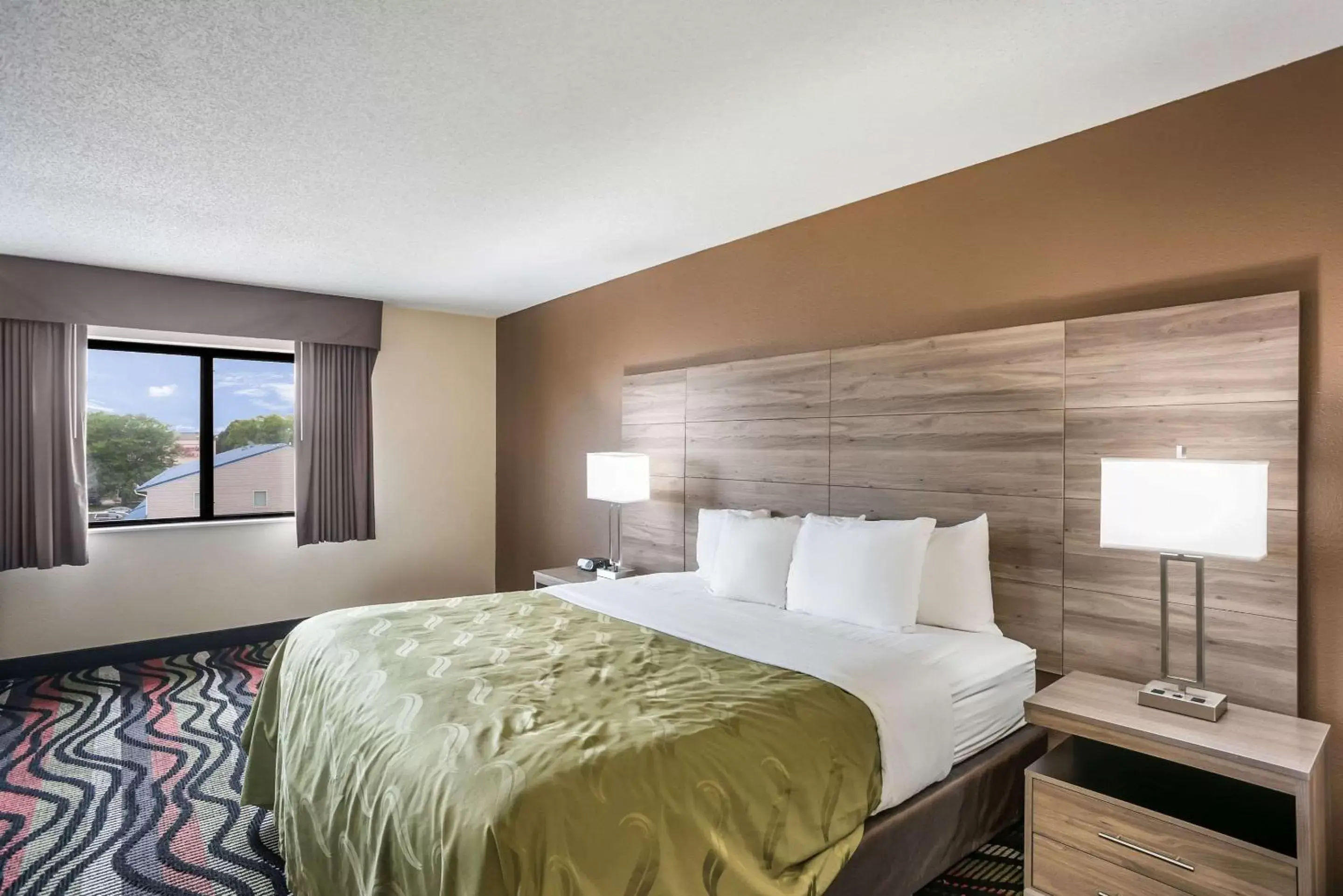 Photo of the whole room, Bed in Quality Inn Cedar Rapids South