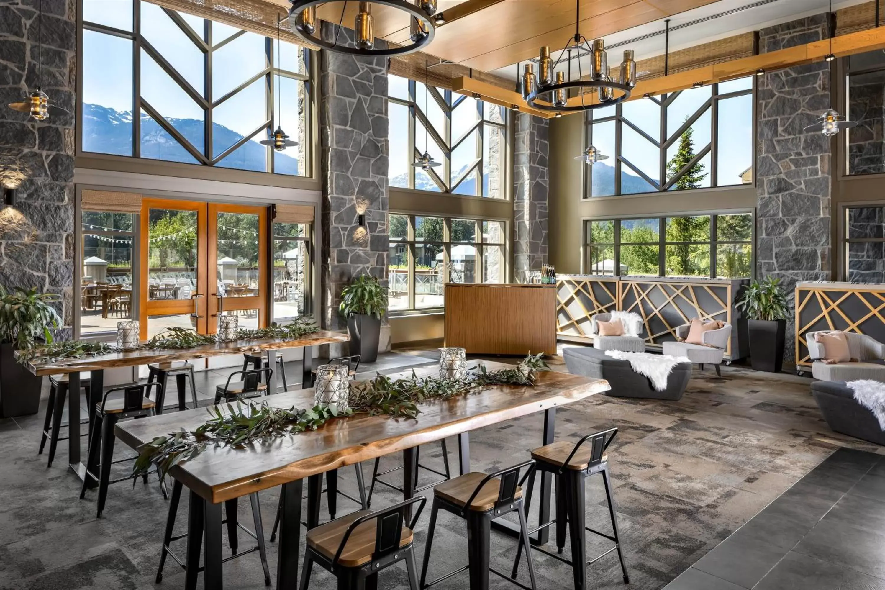 Lobby or reception, Restaurant/Places to Eat in The Westin Resort & Spa, Whistler