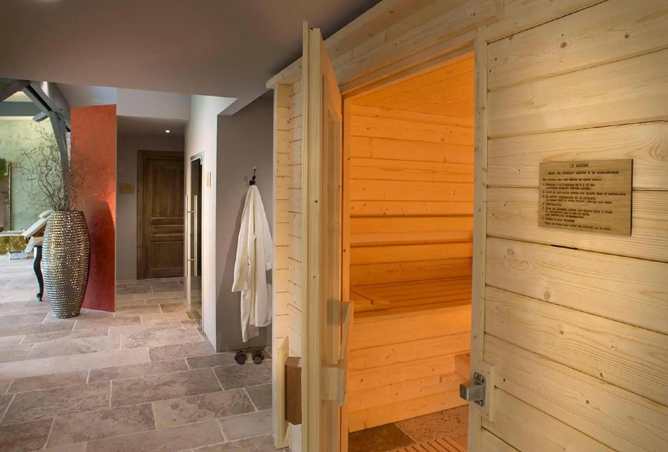 Sauna in Hôtel-Spa Le Saint Cirq