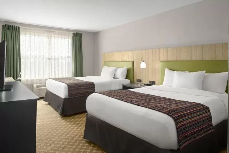 Bed in Country Inn & Suites by Radisson, Gettysburg, PA