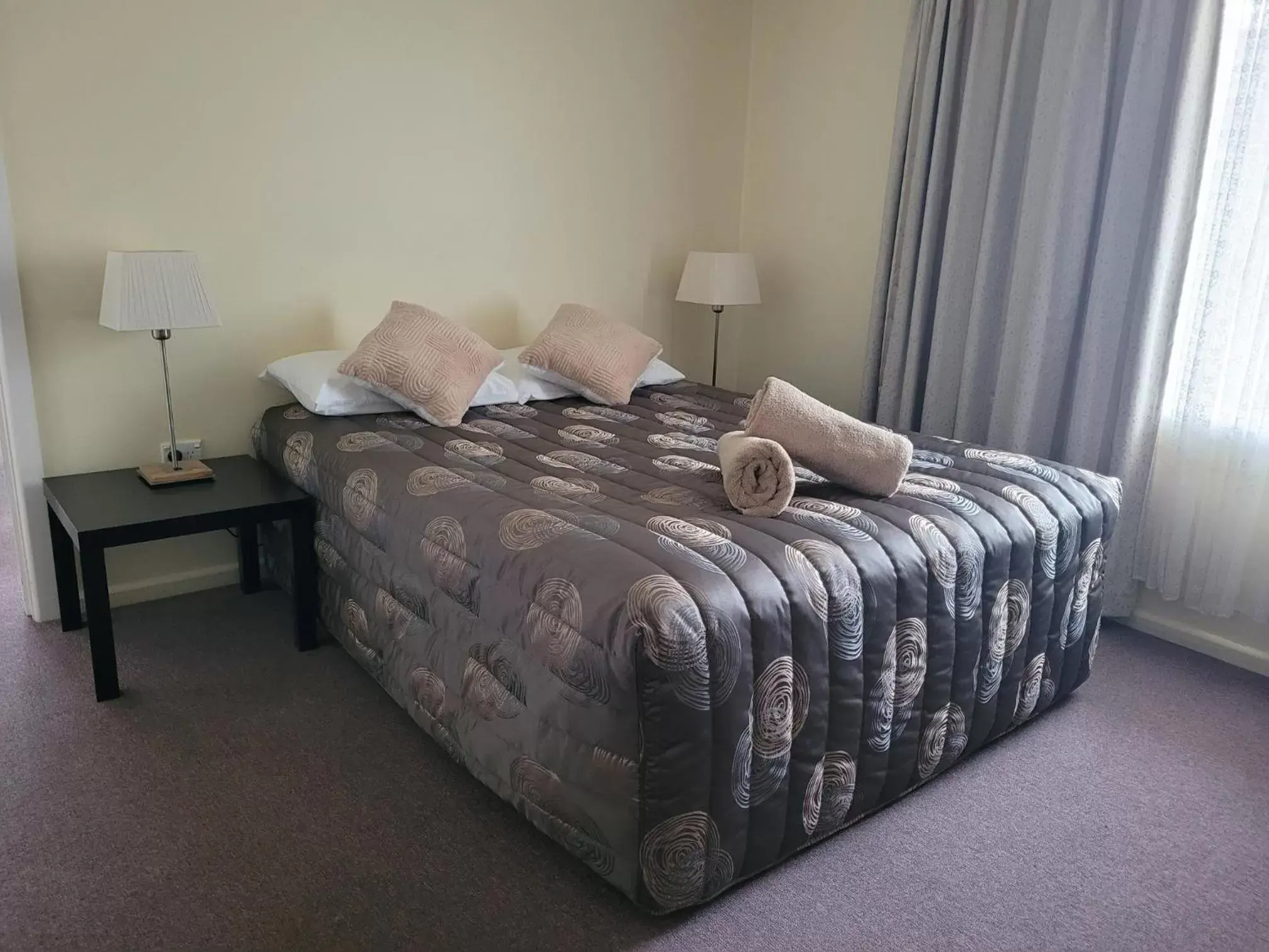 Bed in Titania Motel Bed in Titania Motel