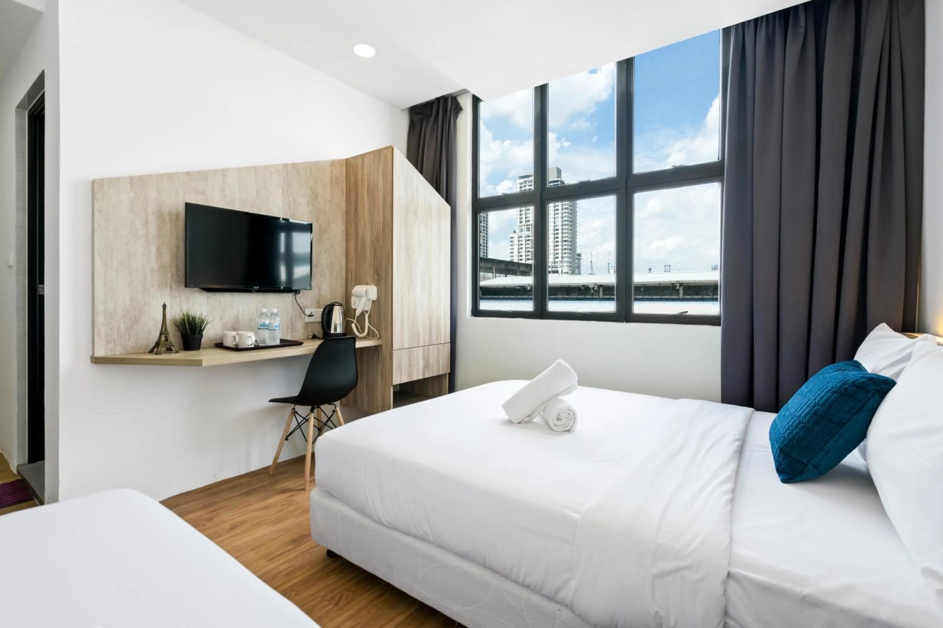 Bed in Rica Hotel Usj