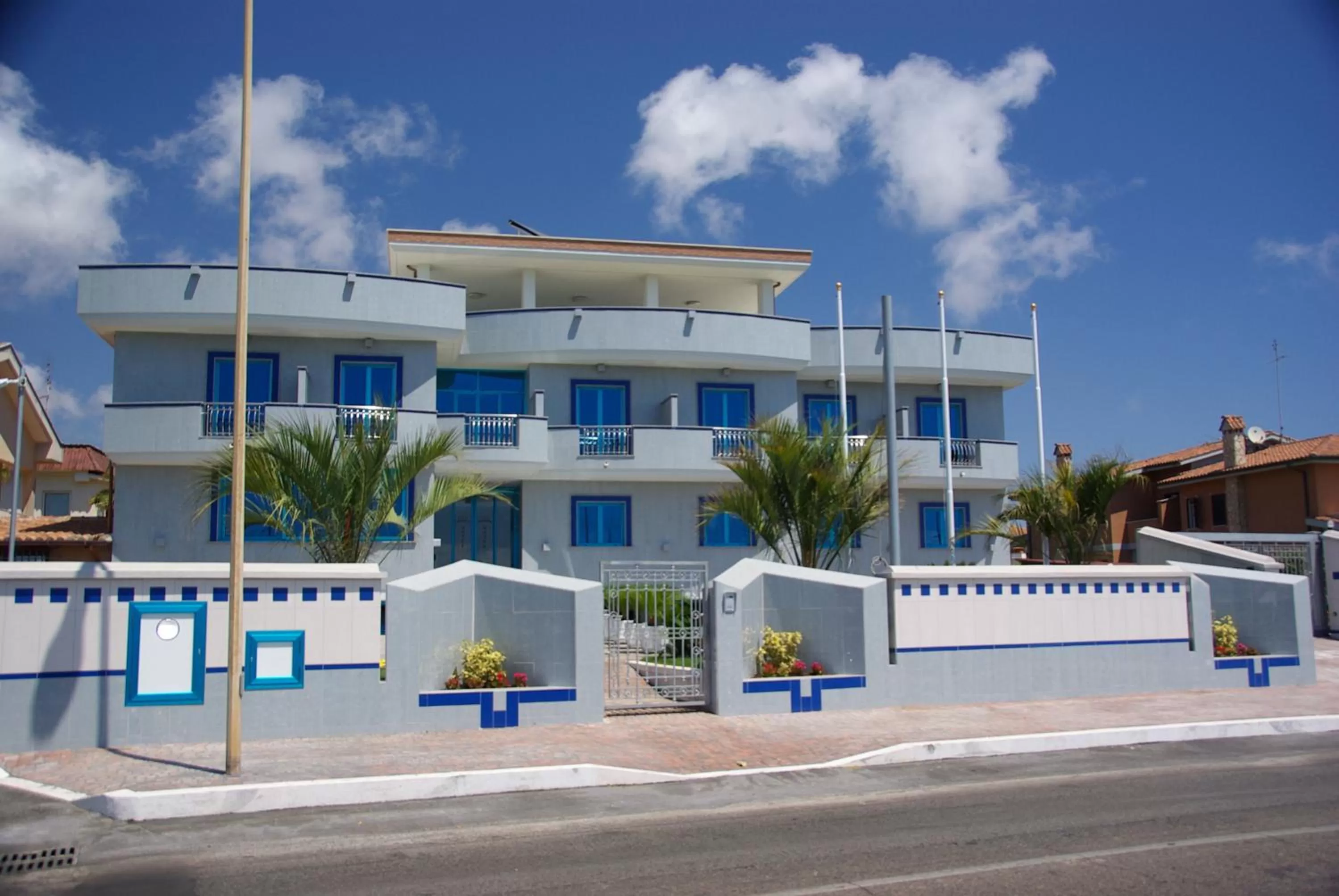 Facade/entrance in Serpa Hotel