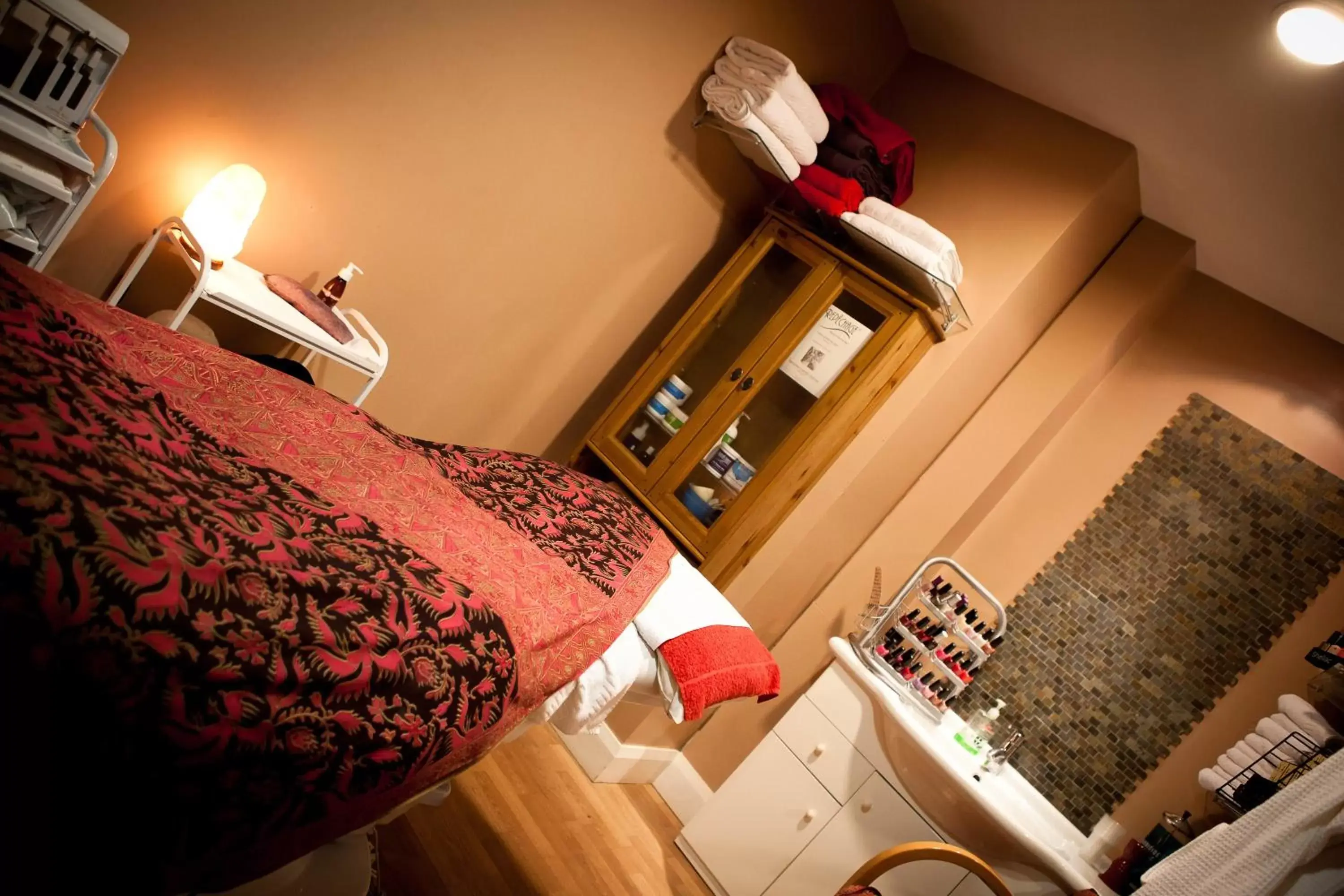 Massage, Bed in Lancaster House Hotel