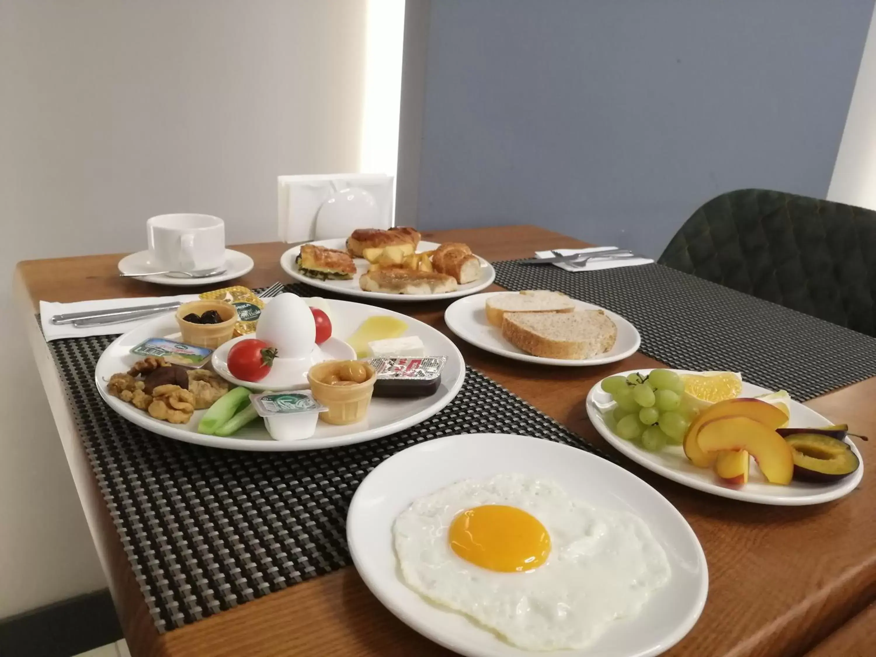 Breakfast in Kayhan City Hotel