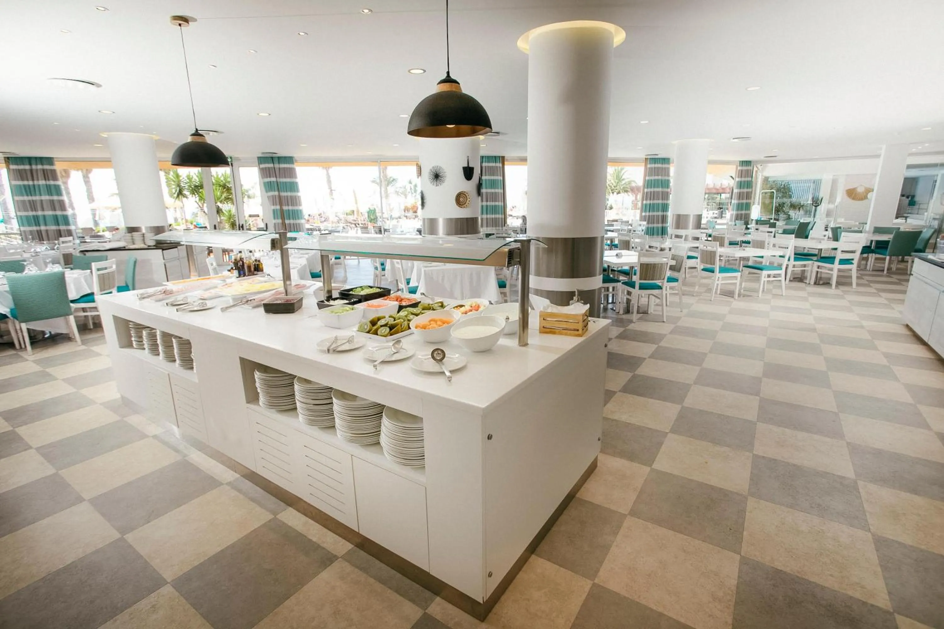 Restaurant/places to eat in The Views Oasis