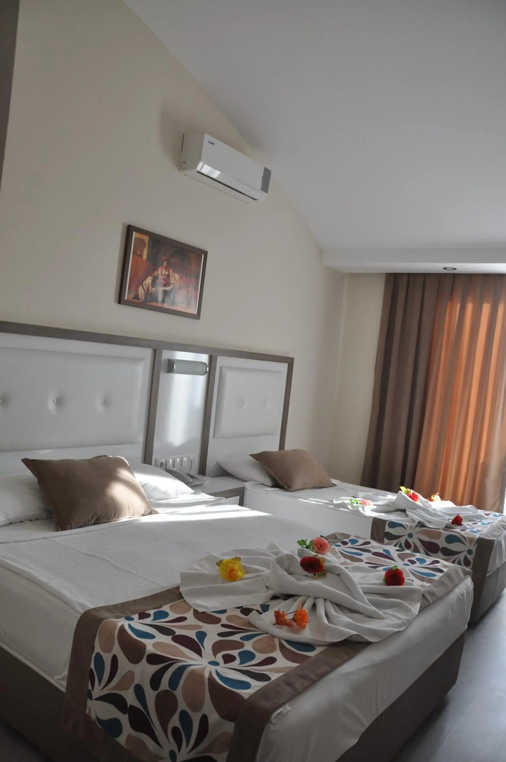 Photo of the whole room, Bed in Acar Hotel