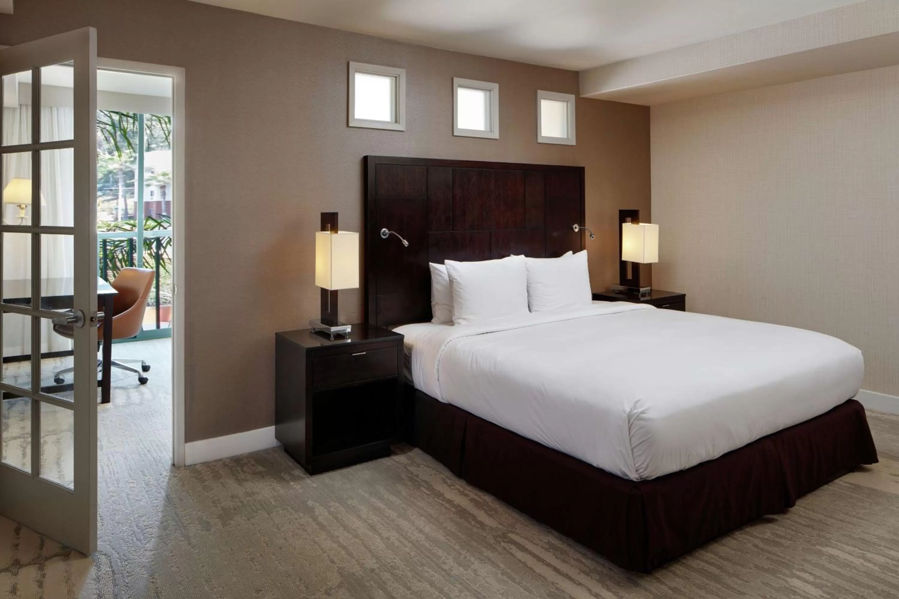 Bedroom, Bed in DoubleTree By Hilton San Diego Hotel Circle