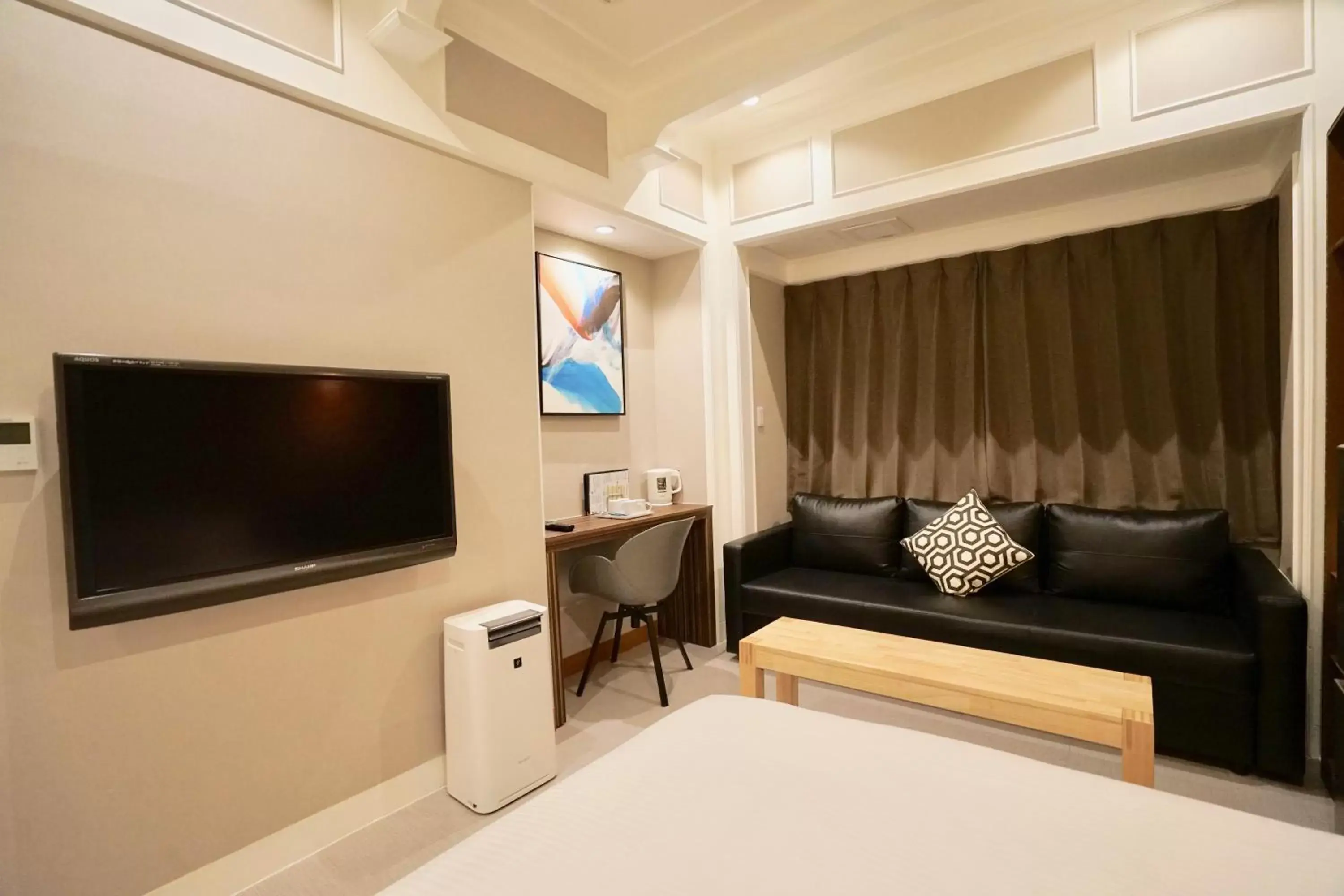 TV and multimedia, TV/Entertainment Center in Hotel 88 Shinsaibashi