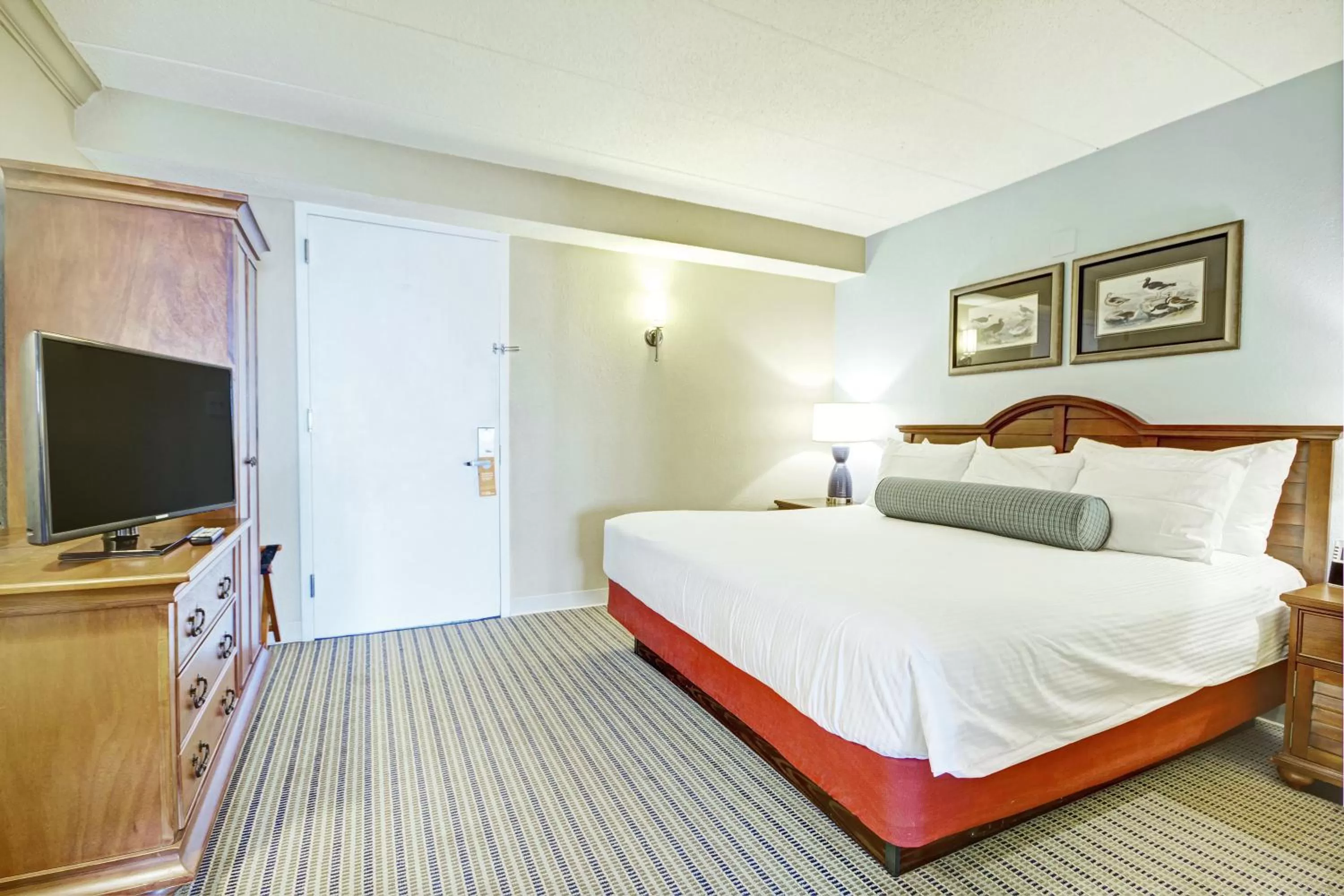 Photo of the whole room, Bed in Club Wyndham Inn on Long Wharf