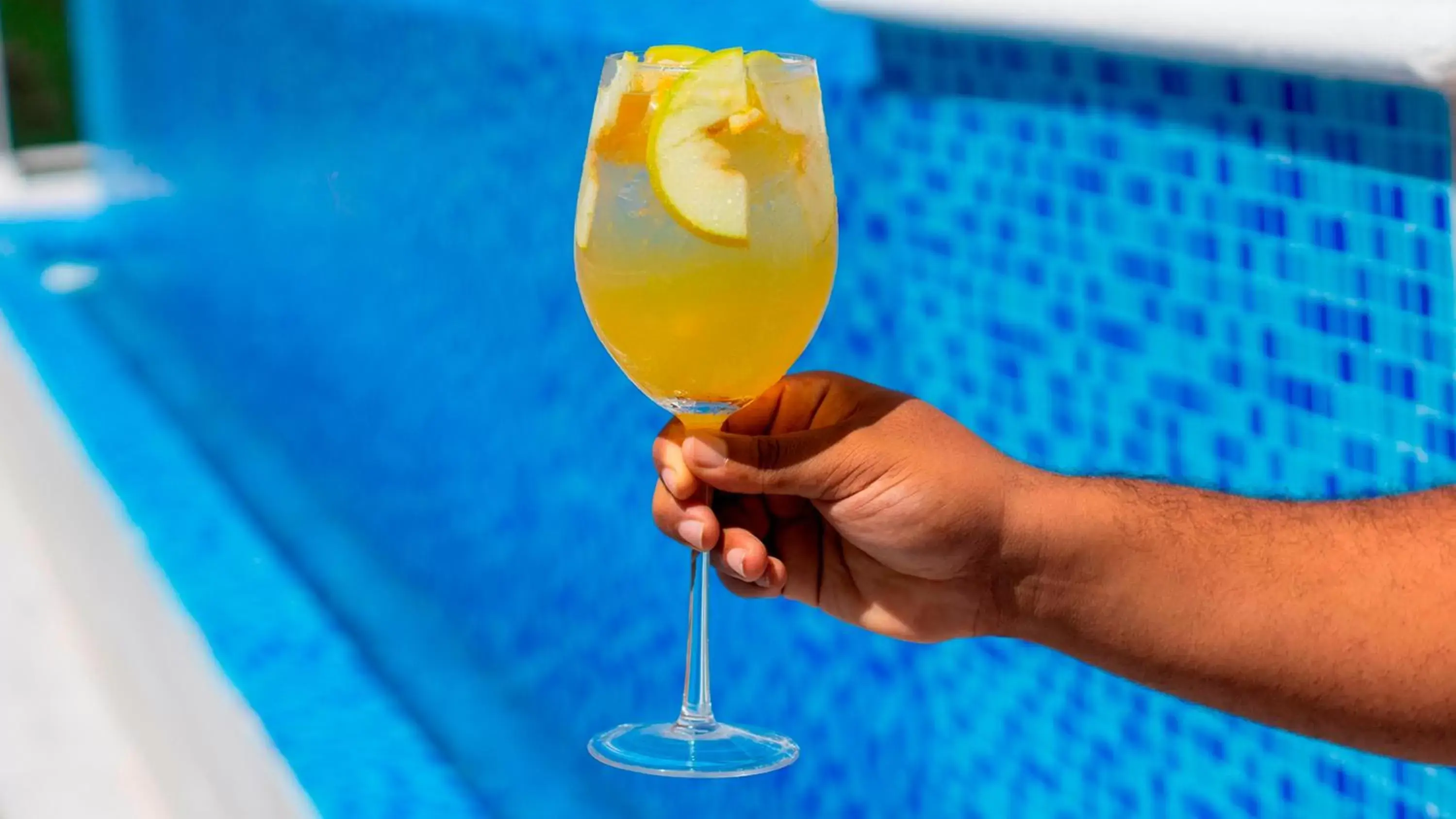 Drinks, Swimming Pool in Hotel Capriccio Mare y Restaurante