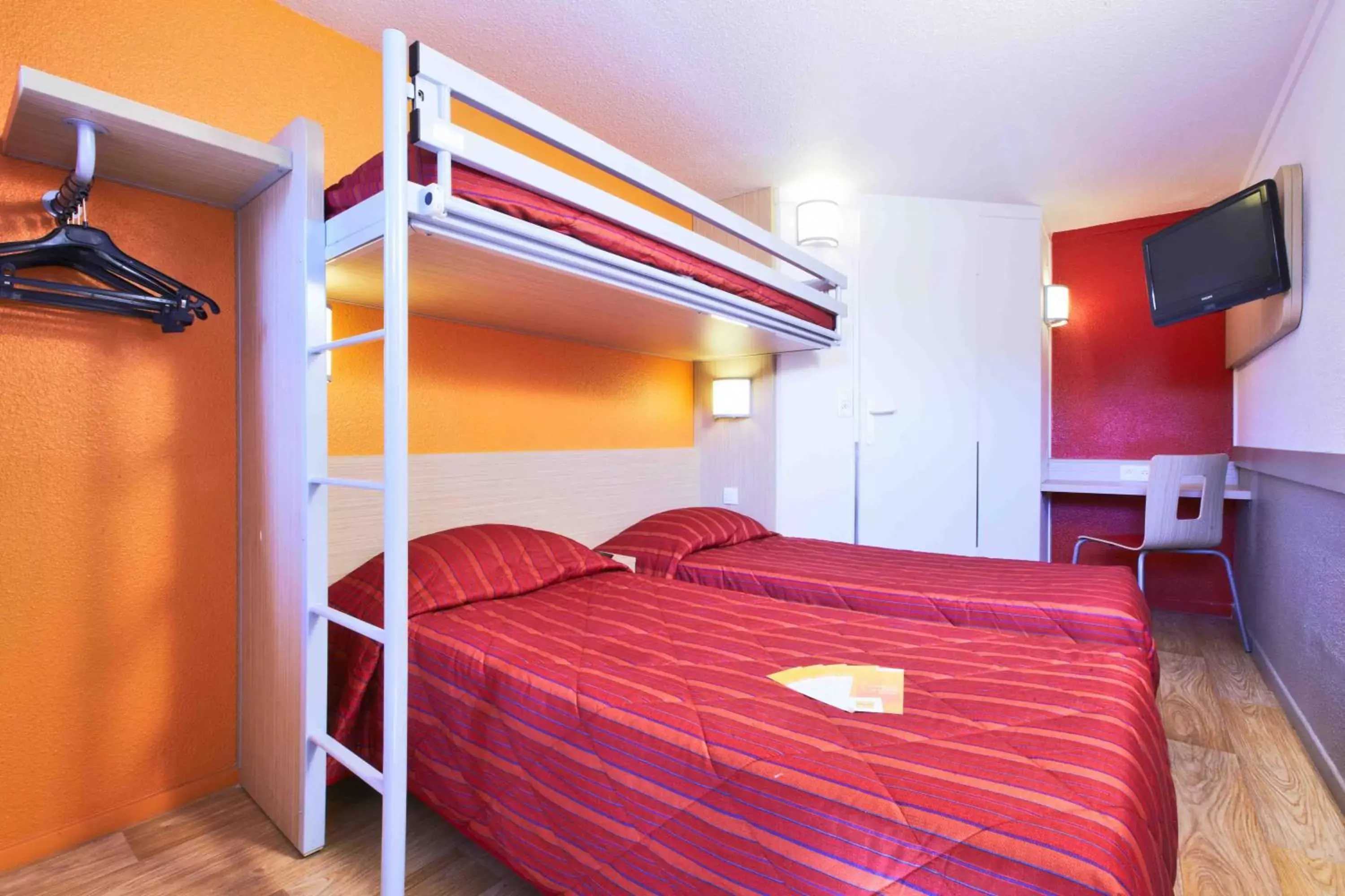 Bedroom, Room Photo in Premiere Classe La Rochelle Nord - Puilboreau