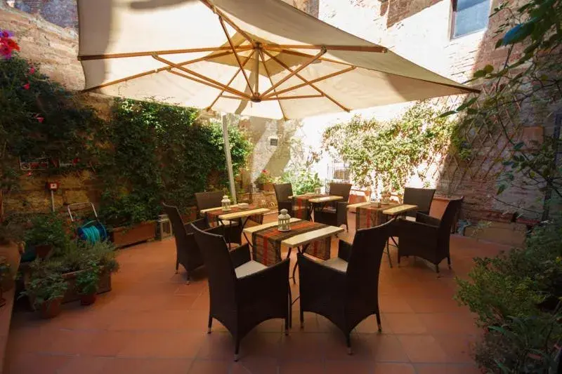 Balcony/Terrace, Restaurant/Places to Eat in Albergo Duomo