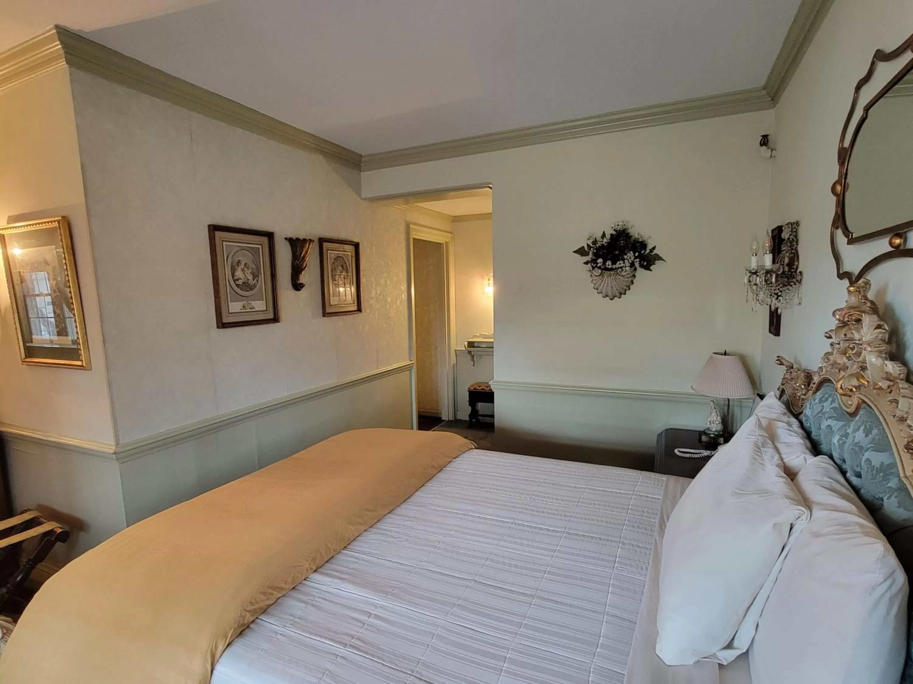 Bedroom, Bed in Lowell Inn