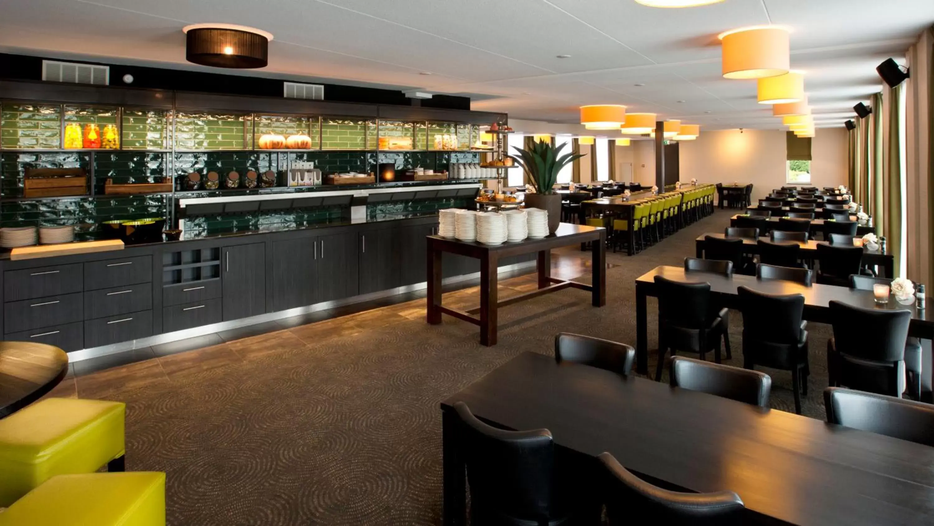Meeting/conference room, Restaurant/Places to Eat in Van der Valk Hotel Breda