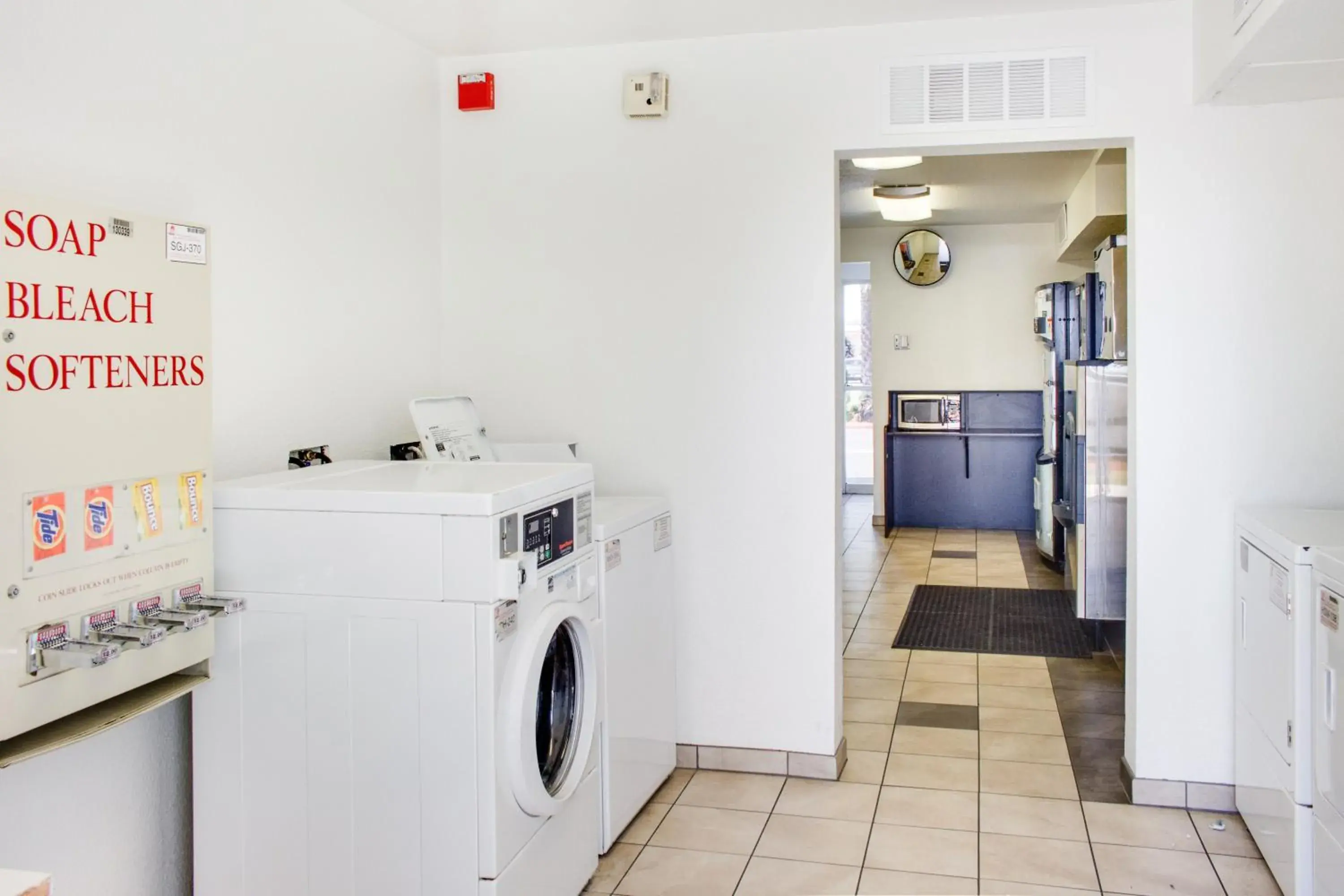 Other, Kitchen/Kitchenette in Motel 6-Bakersfield, CA - South