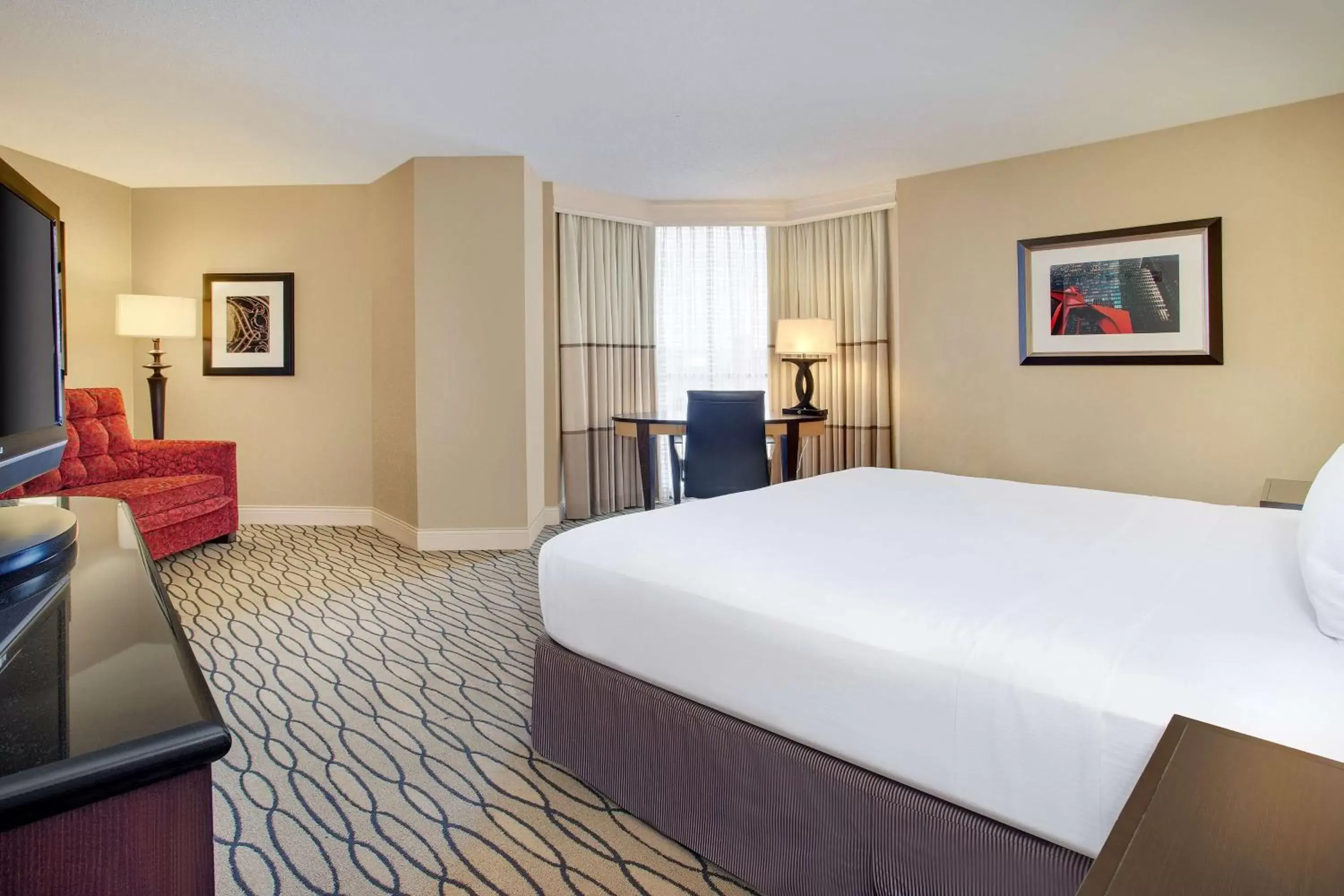 Bedroom, Bed in Hilton Rosemont Chicago O'Hare