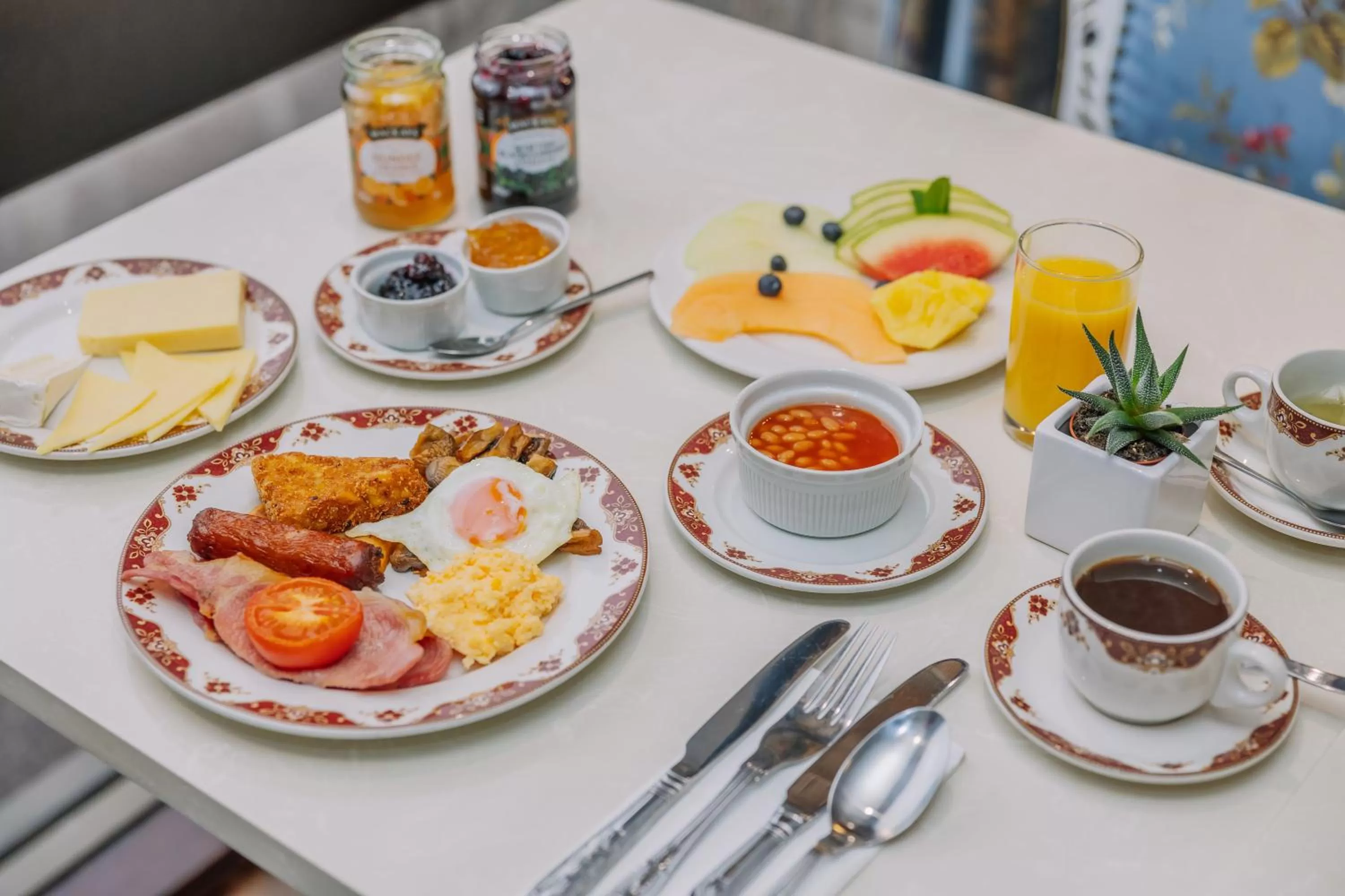 Restaurant/places to eat in Muthu Fort William Hotel