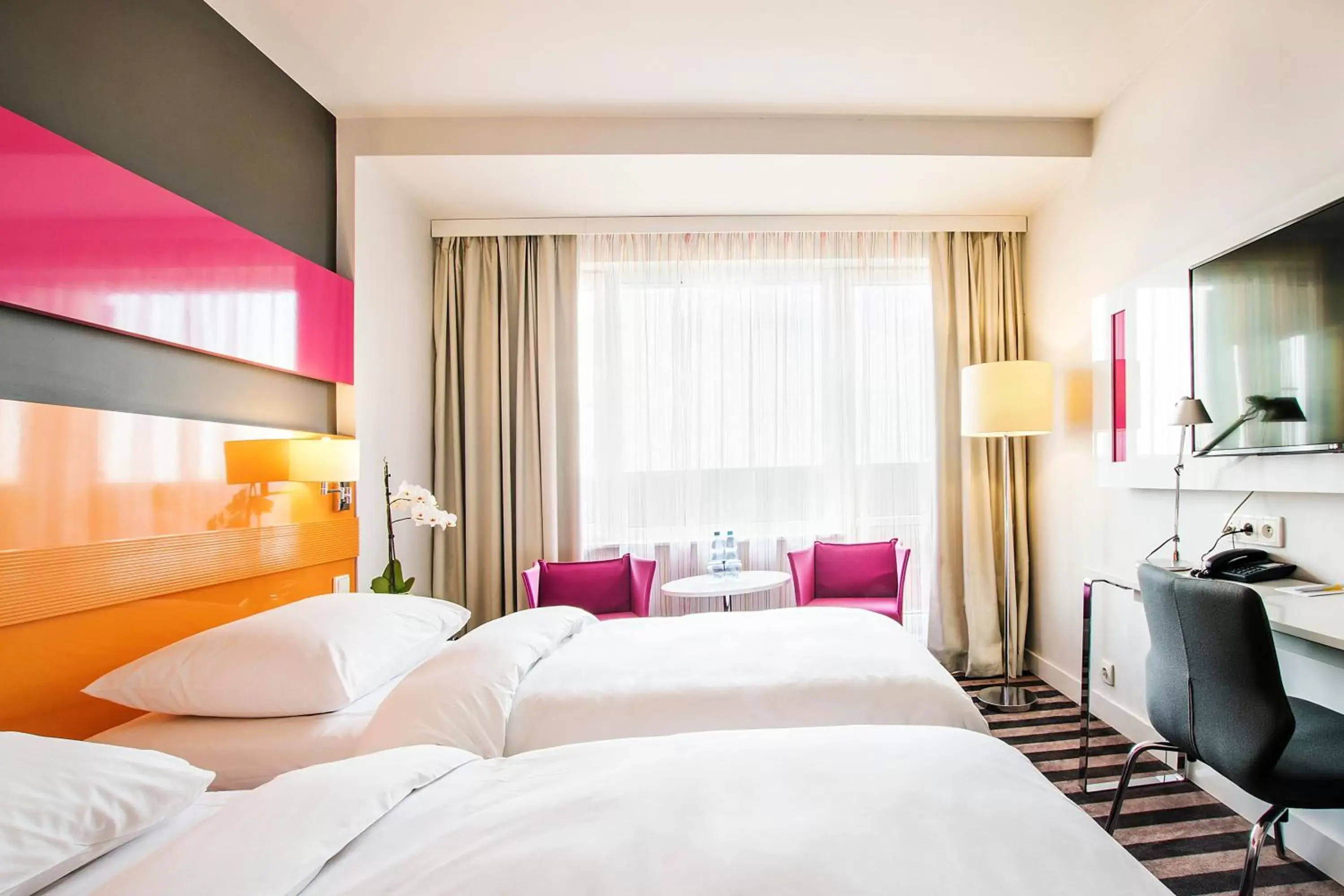 Photo of the whole room, Bed in Park Inn by Radisson Katowice