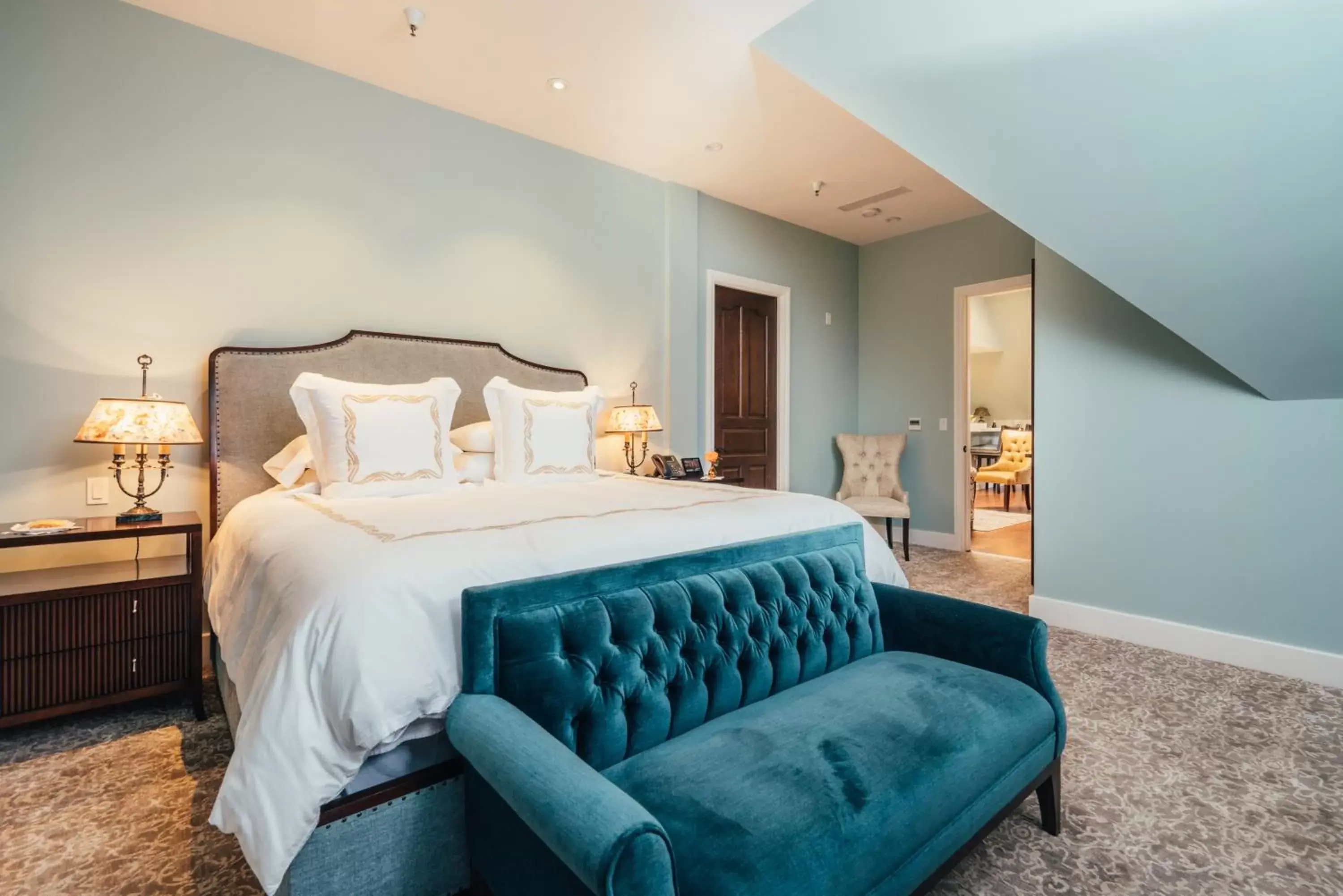 Bed in Neighbourgood Sutter Mansion Bed in Neighbourgood Sutter Mansion