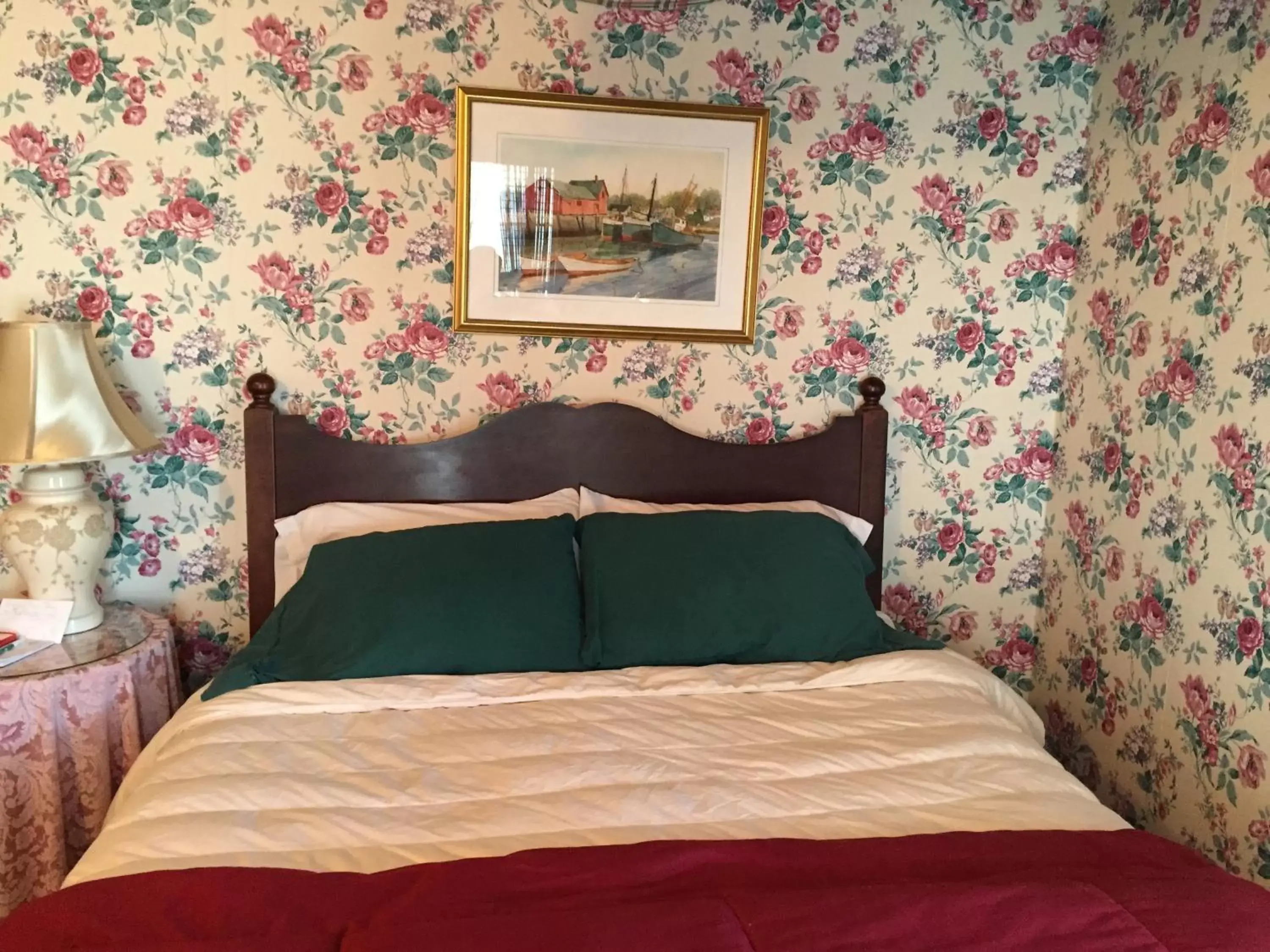 Bedroom, Bed in Harborview Inn