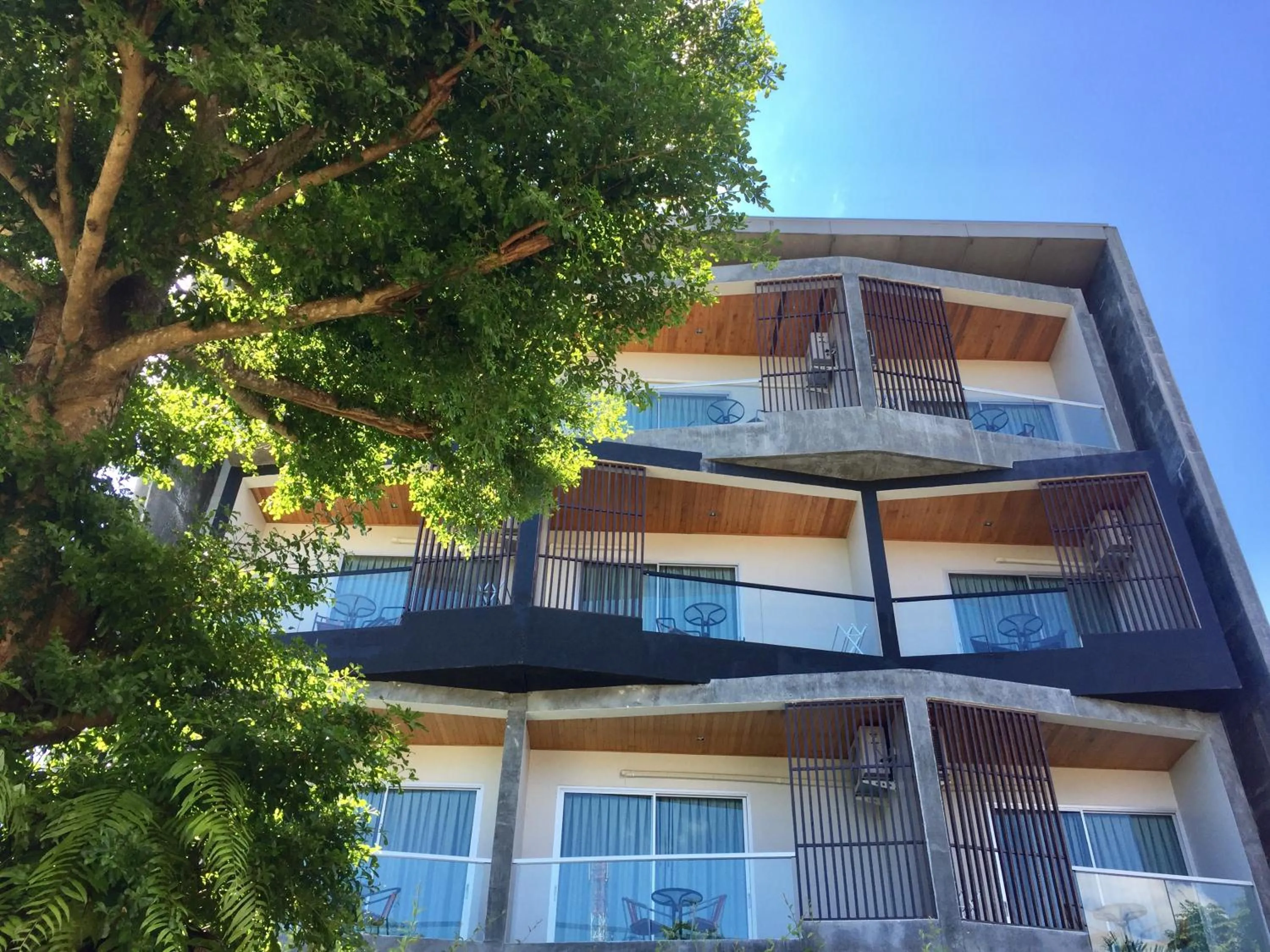 Lemonade Phuket Hotel -SHA Plus