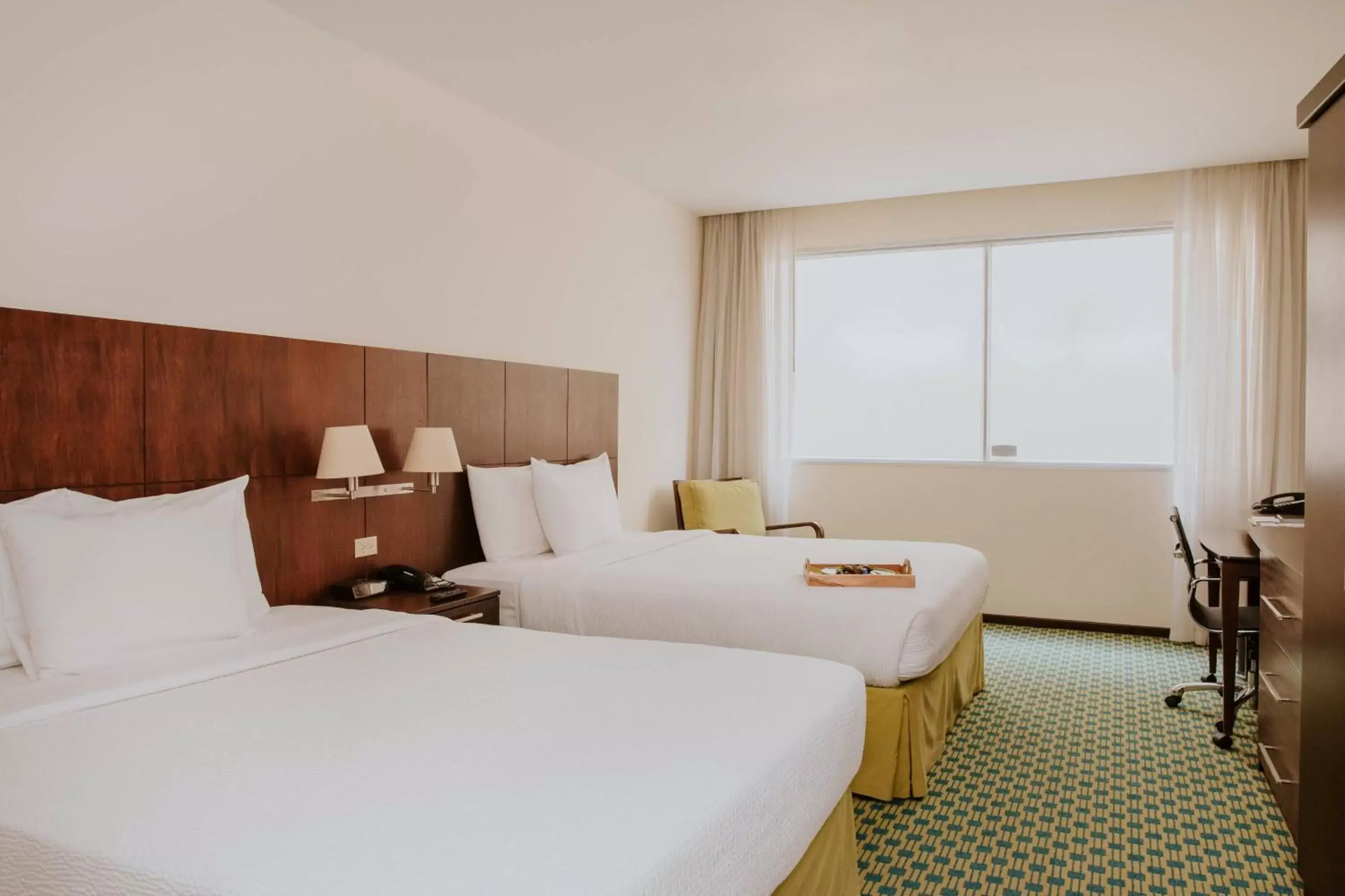 Photo of the whole room, Bed in Courtyard by Marriott Guayaquil