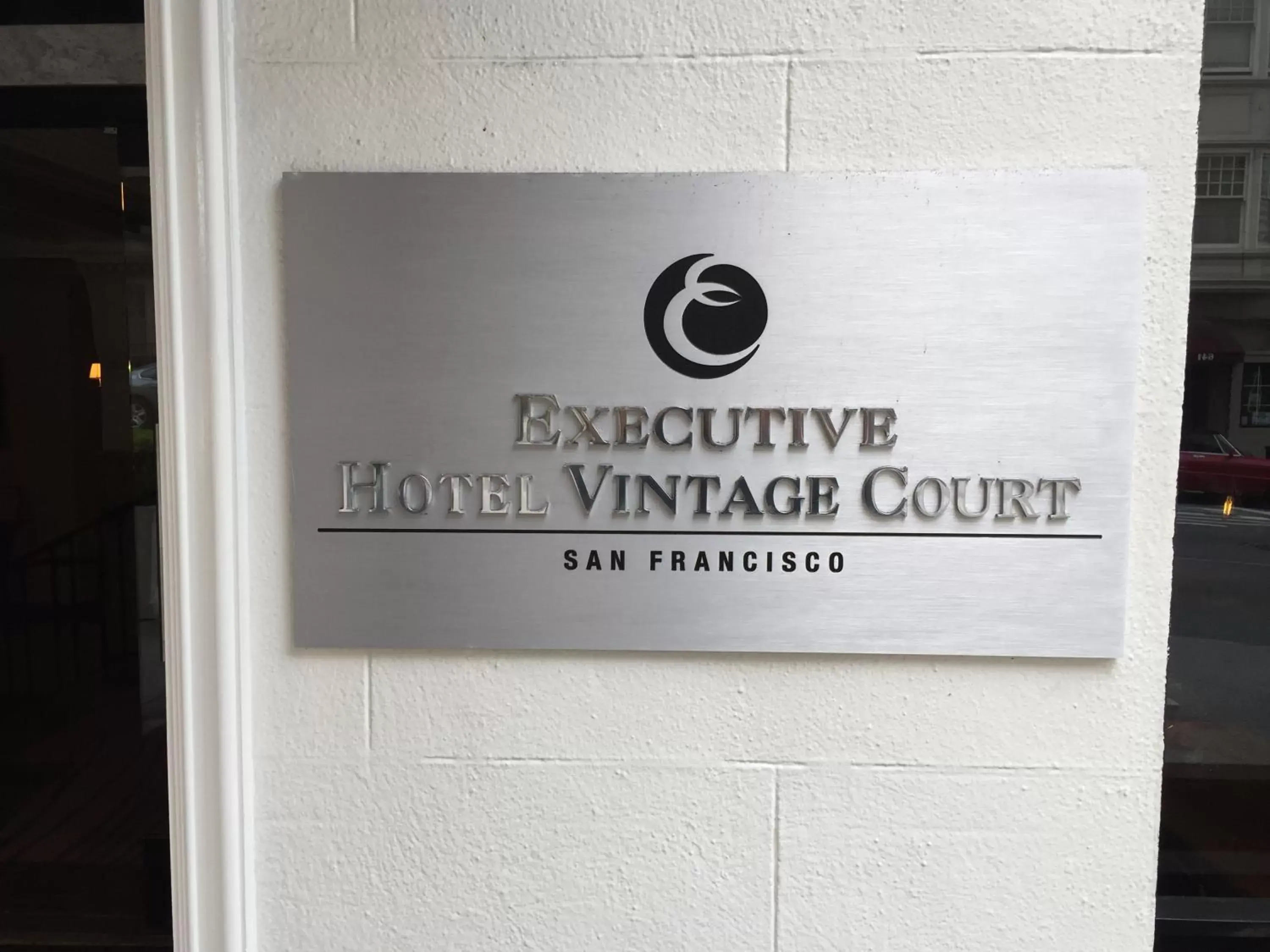 Property logo or sign in Executive Hotel Vintage Court