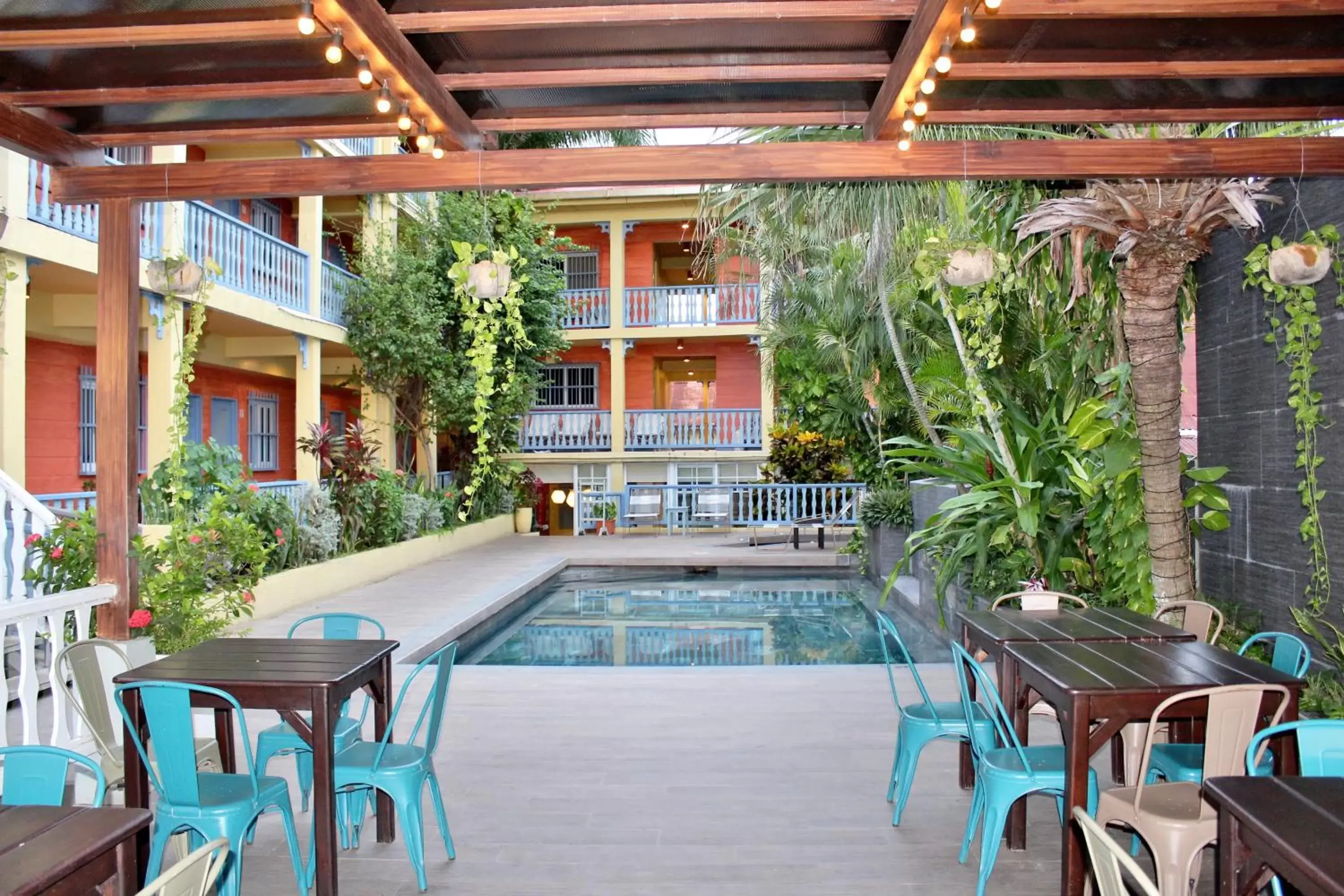 Restaurant/places to eat, Swimming Pool in Hotel Casona de La Isla