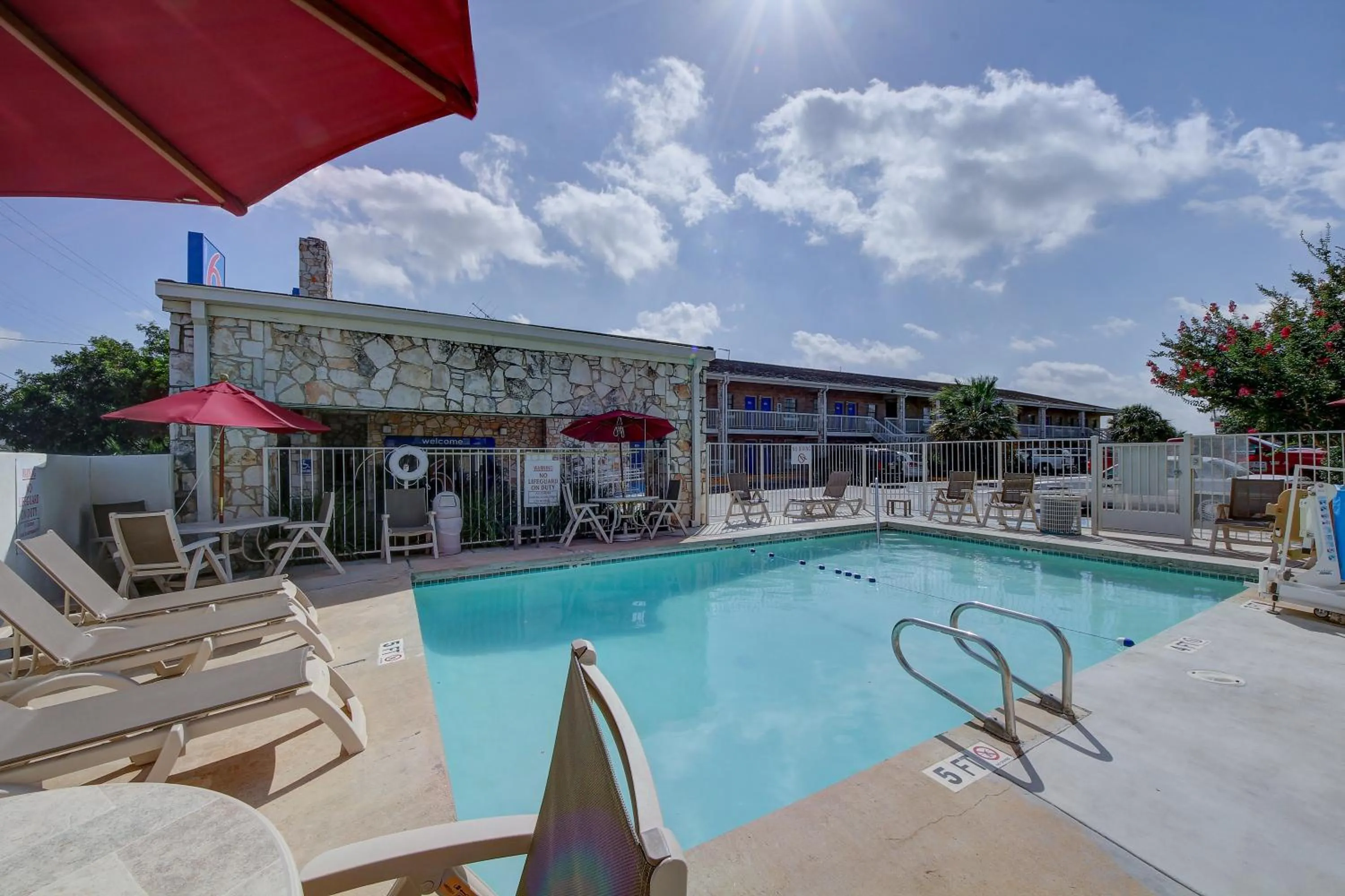 Decorative detail in Motel 6-San Antonio, TX - Northwest Medical Center