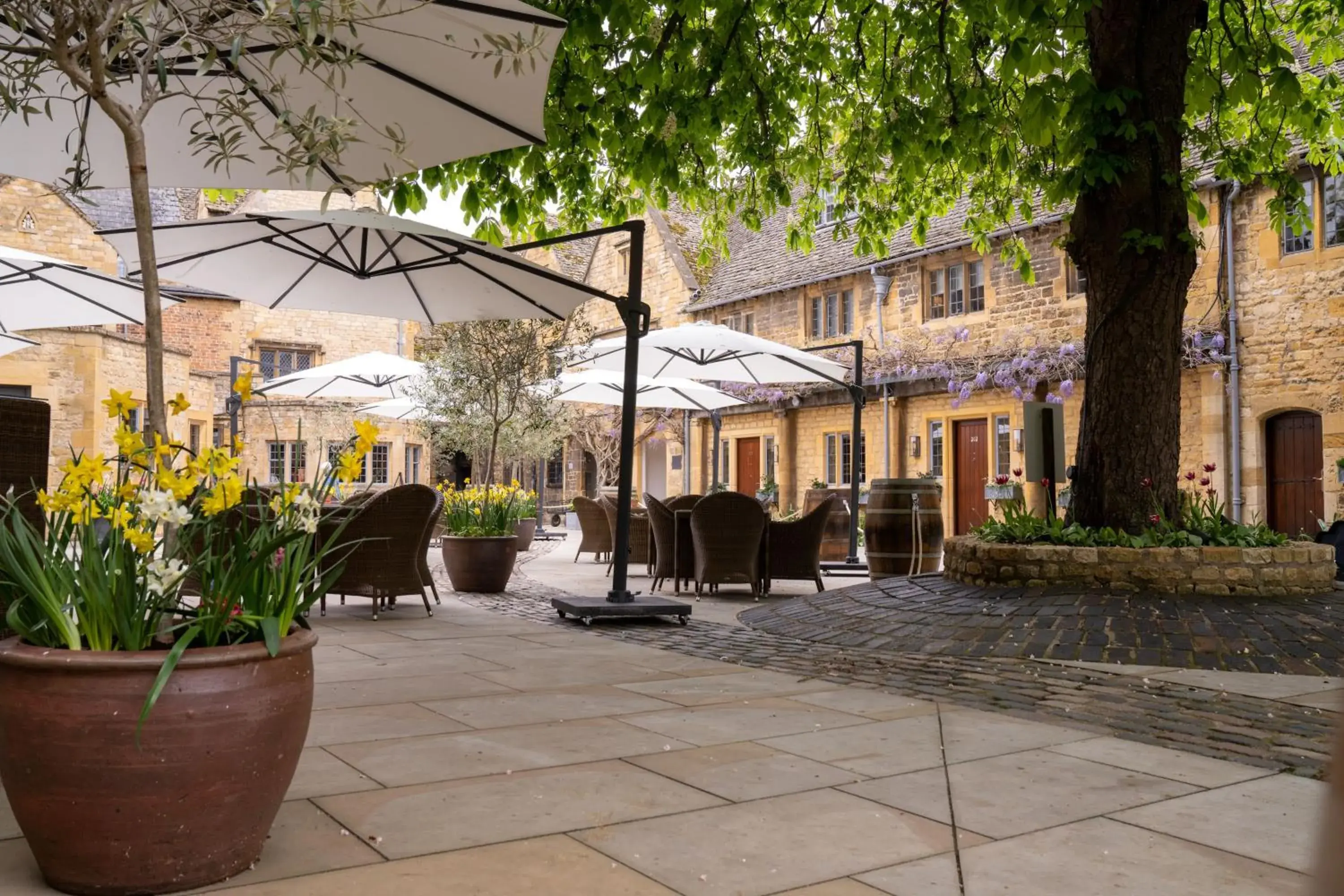 Patio, Property Building in The Lygon Arms
