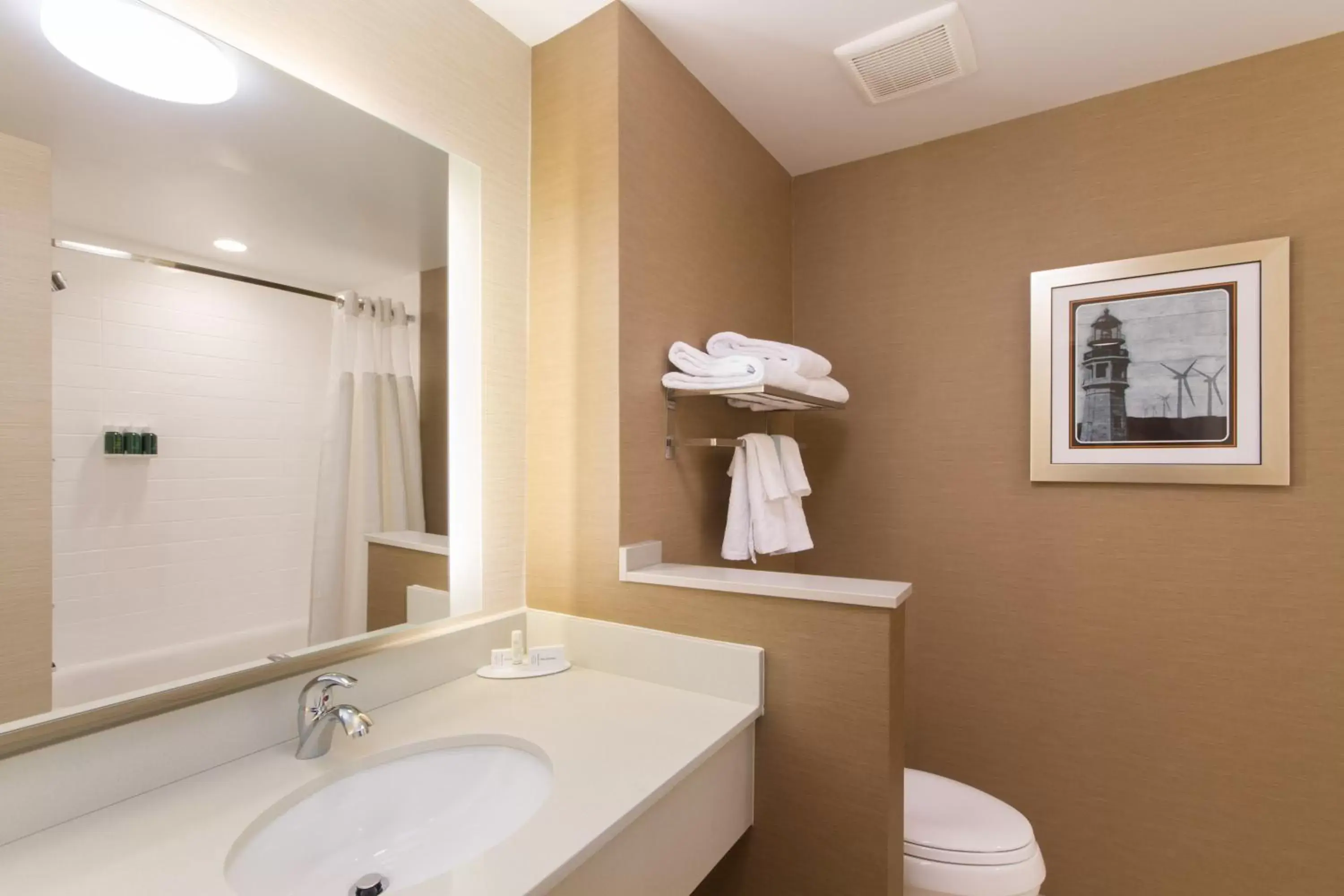 Bathroom in Fairfield Inn & Suites by Marriott Buffalo Amherst/University