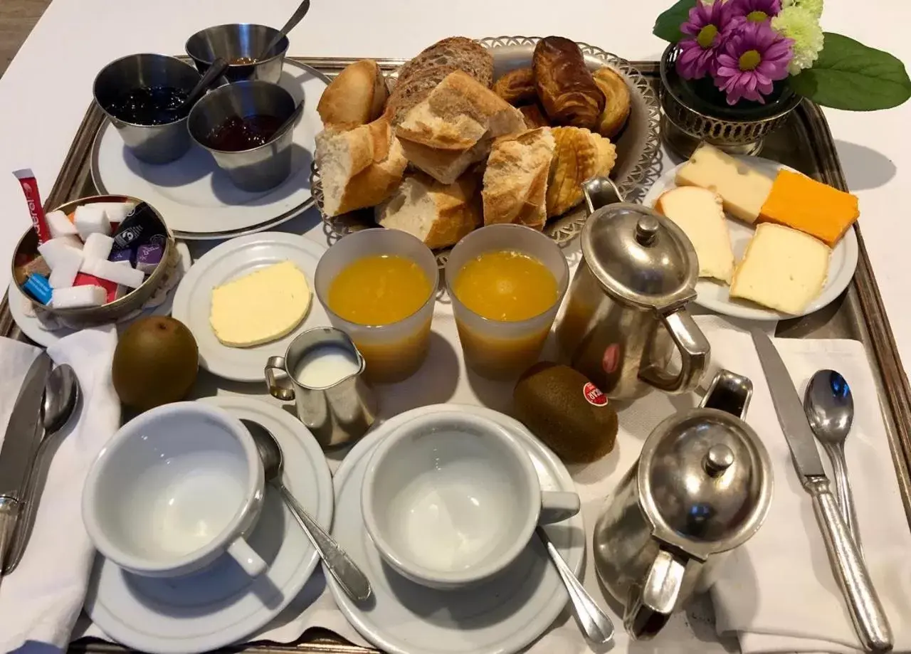 Breakfast in La Terrasse