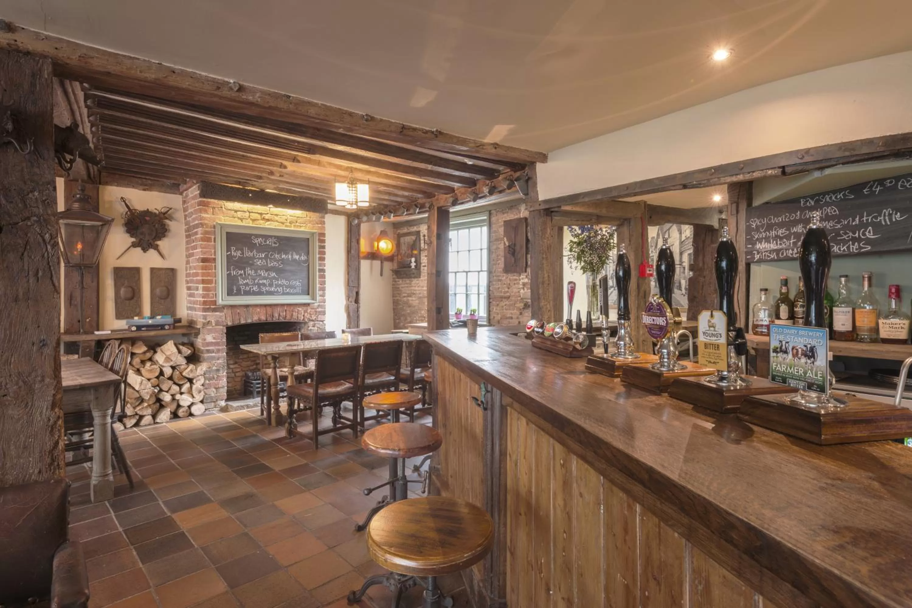 Lounge or bar in The Standard Inn