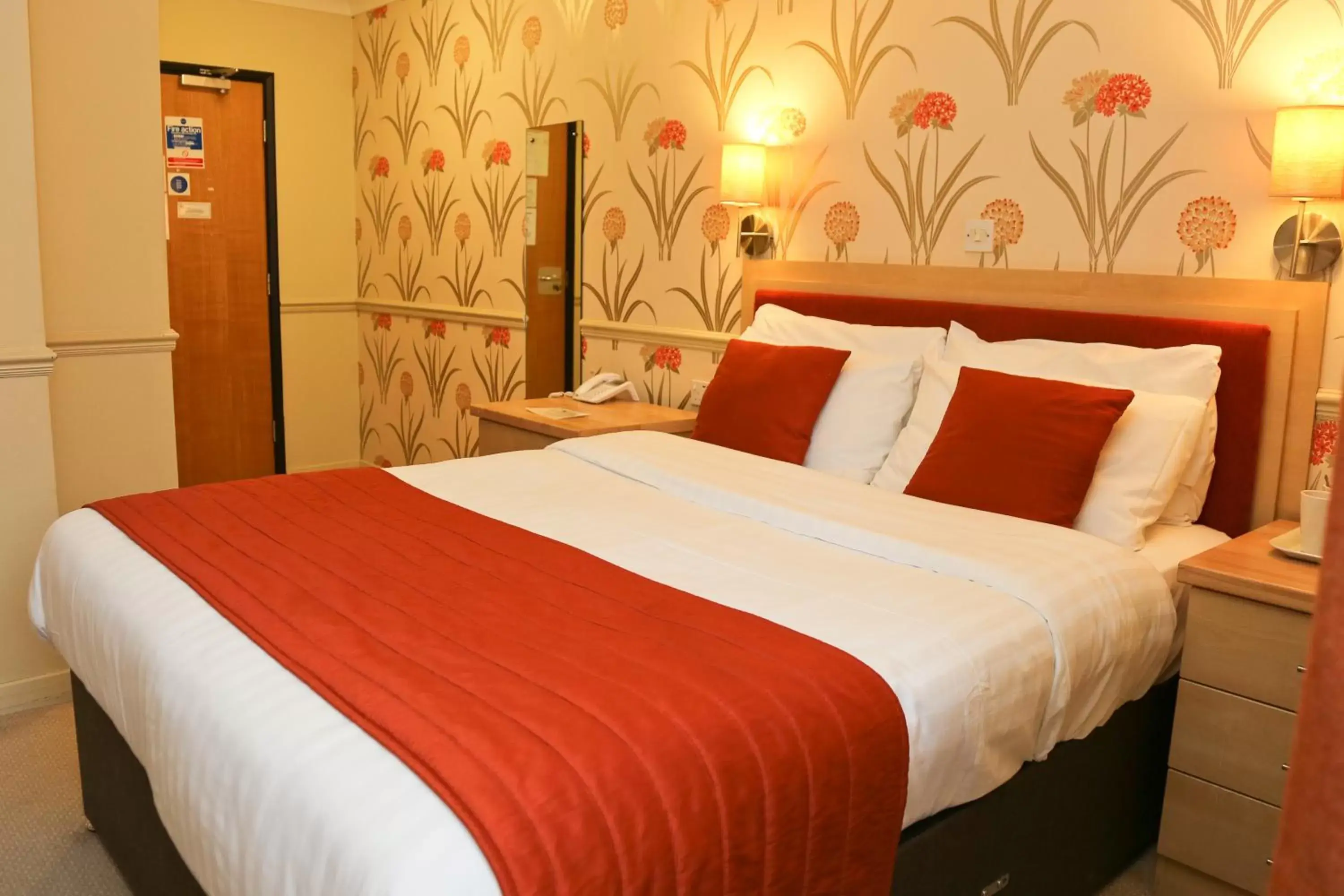 Bed in Millfields Hotel